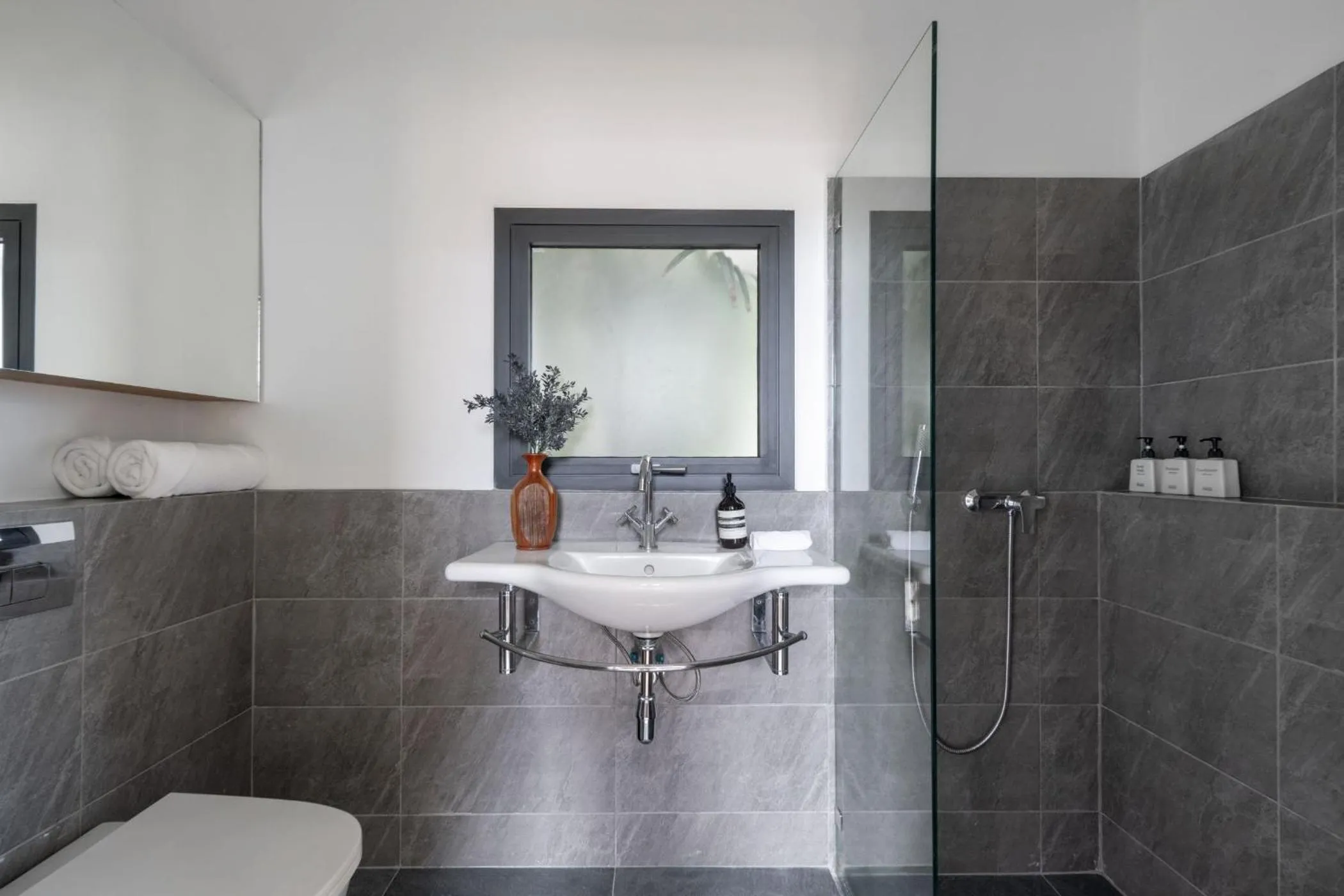 Shower in Villa Mullion Cove