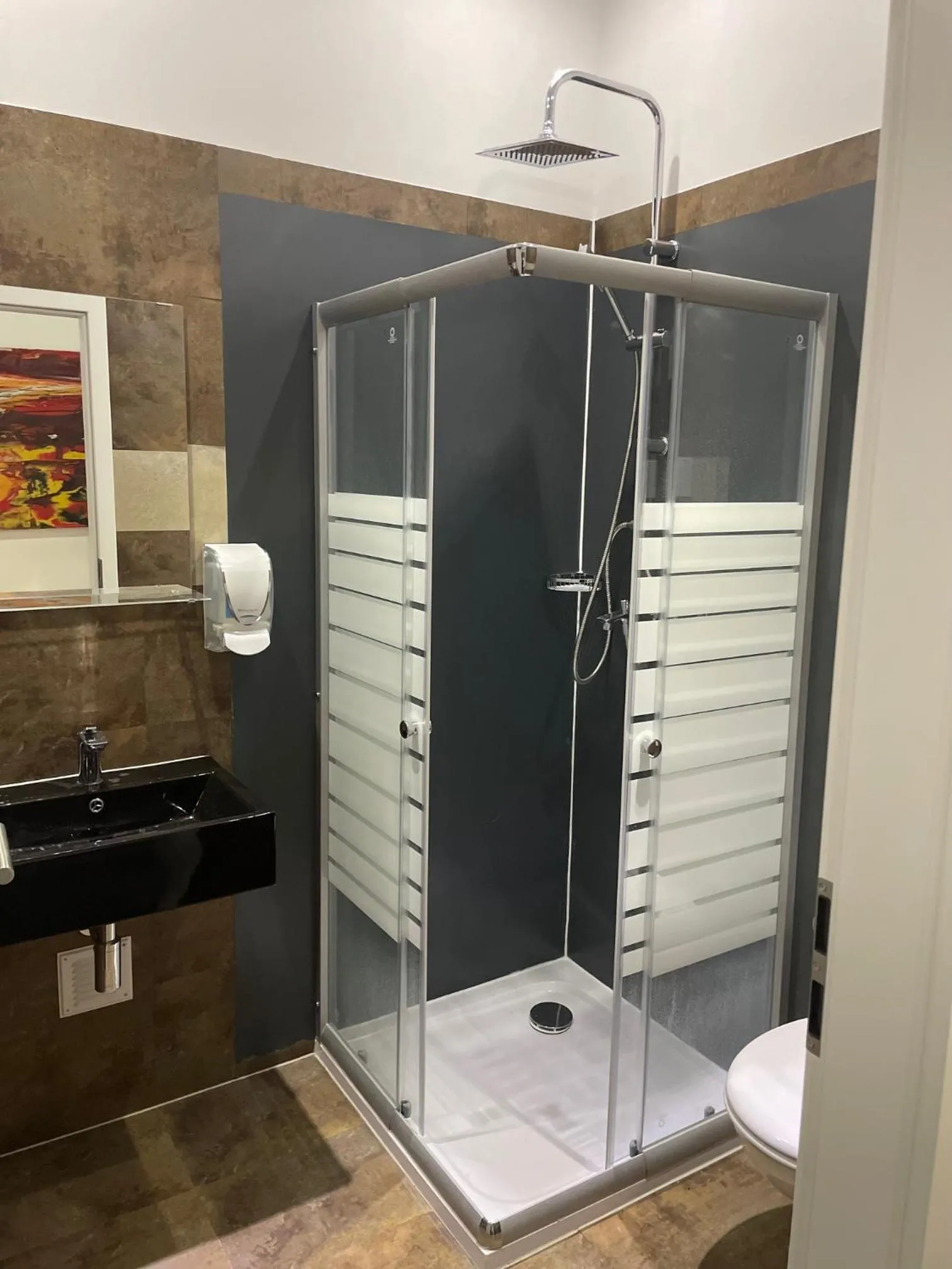 Shower in Gastpark Hotel