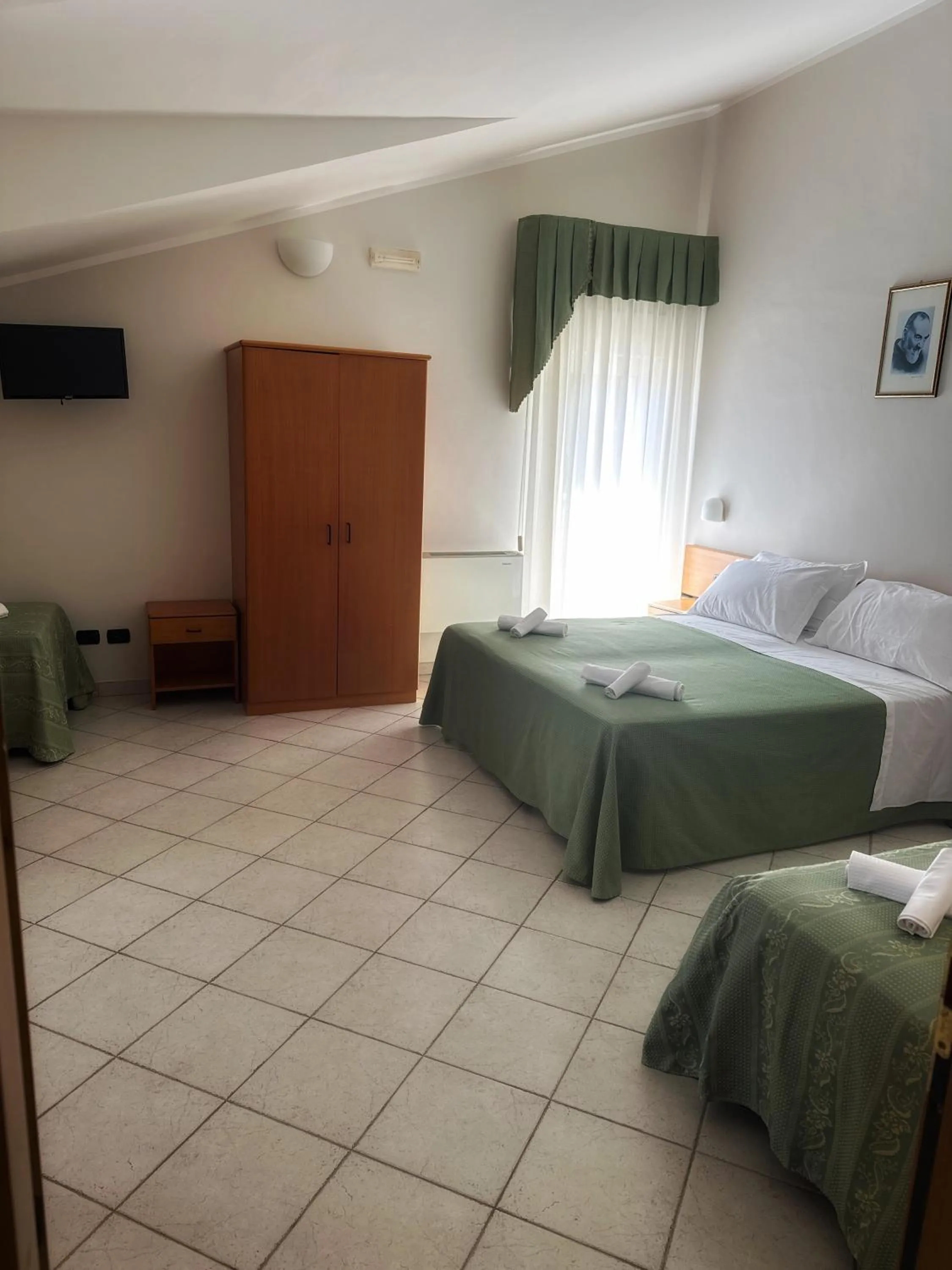 Photo of the whole room, Bed in Hotel San Francesco