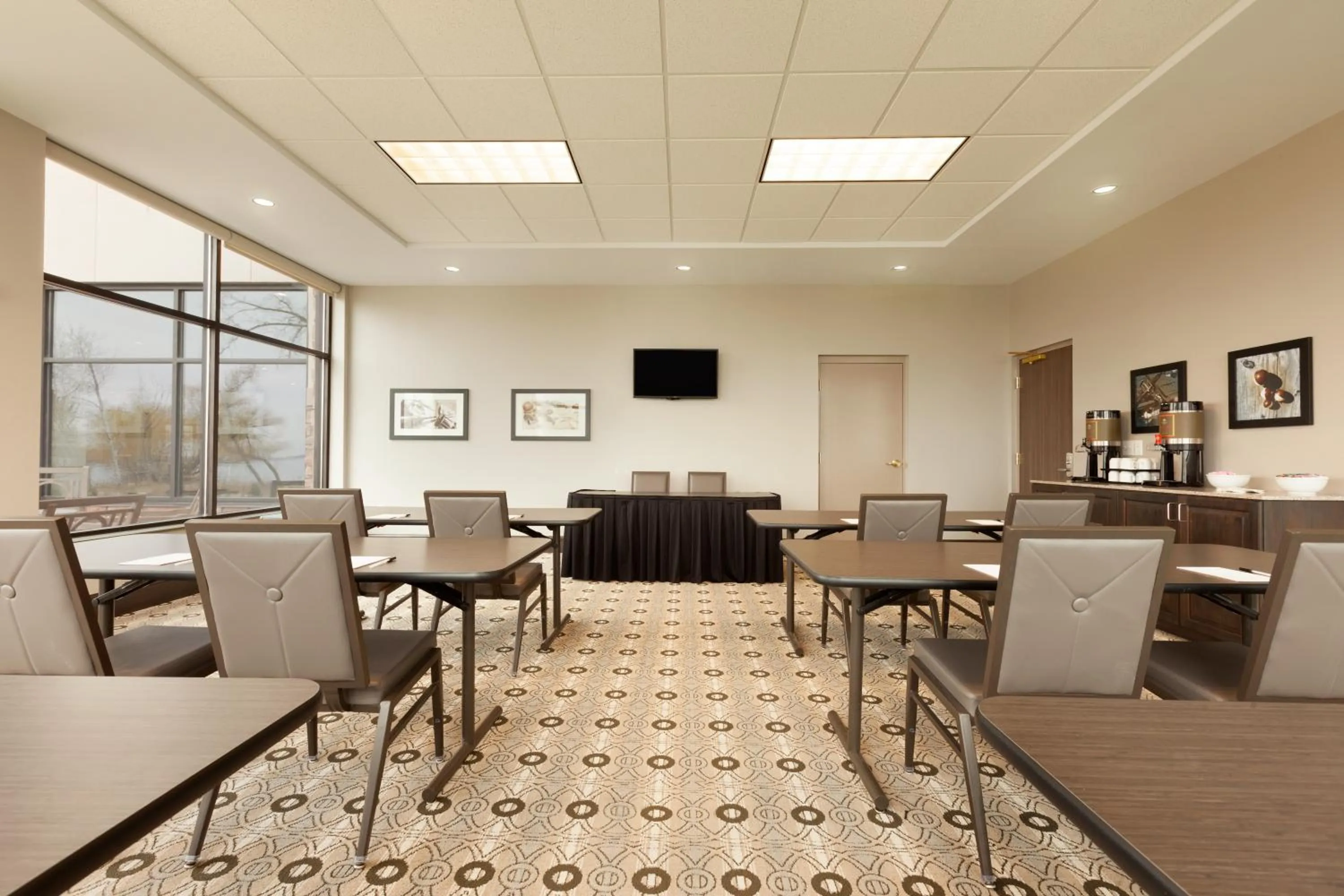 Meeting/conference room in Country Inn & Suites by Radisson, Bemidji, MN