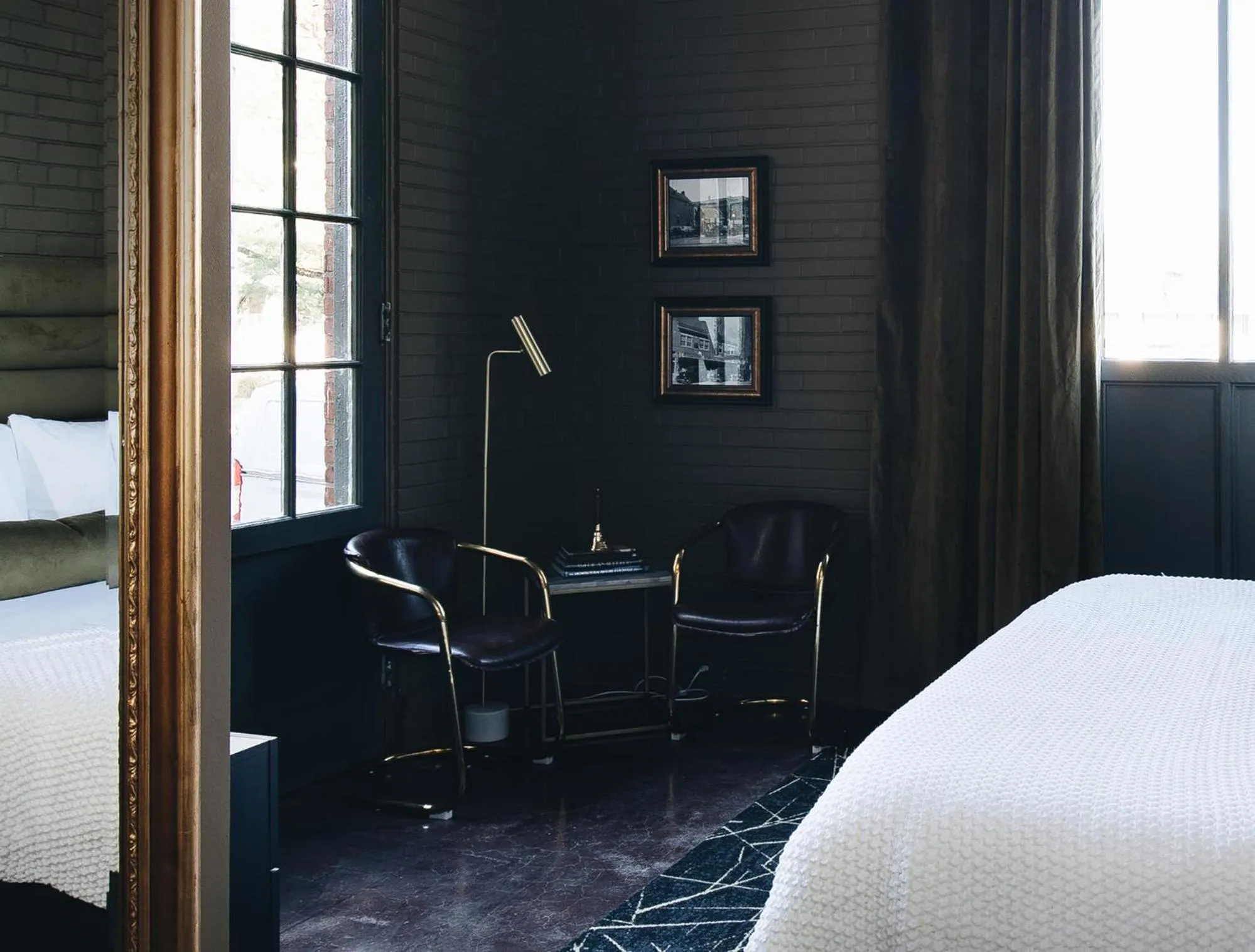 Seating area, Bed in The Bellwether Hotel