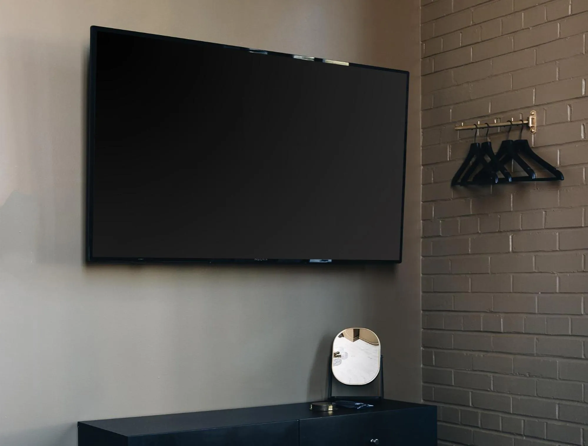 TV and multimedia in The Bellwether Hotel