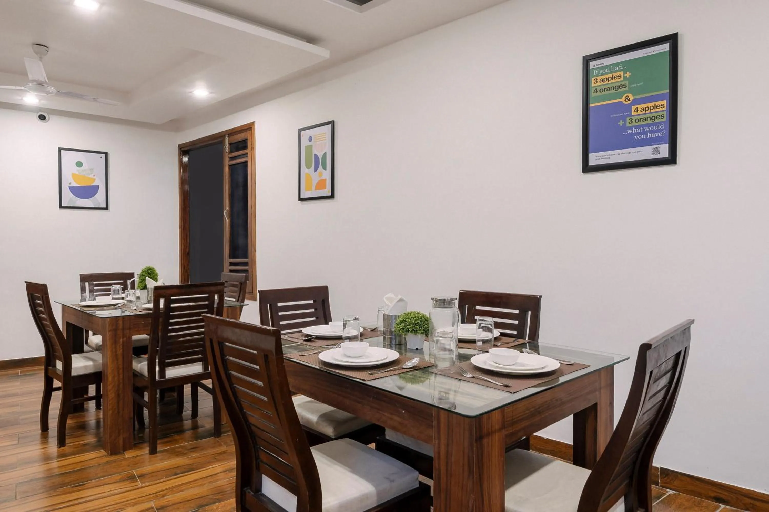Dining area in Treebo Hilldaar Dalhousie