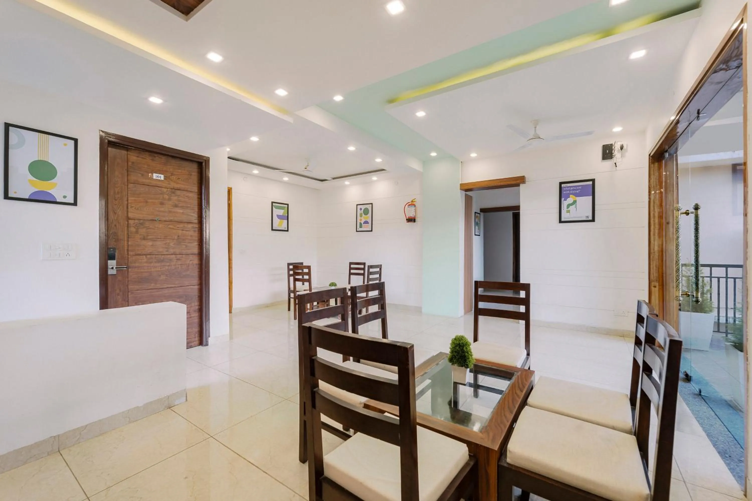 Dining area in Treebo Hilldaar Dalhousie