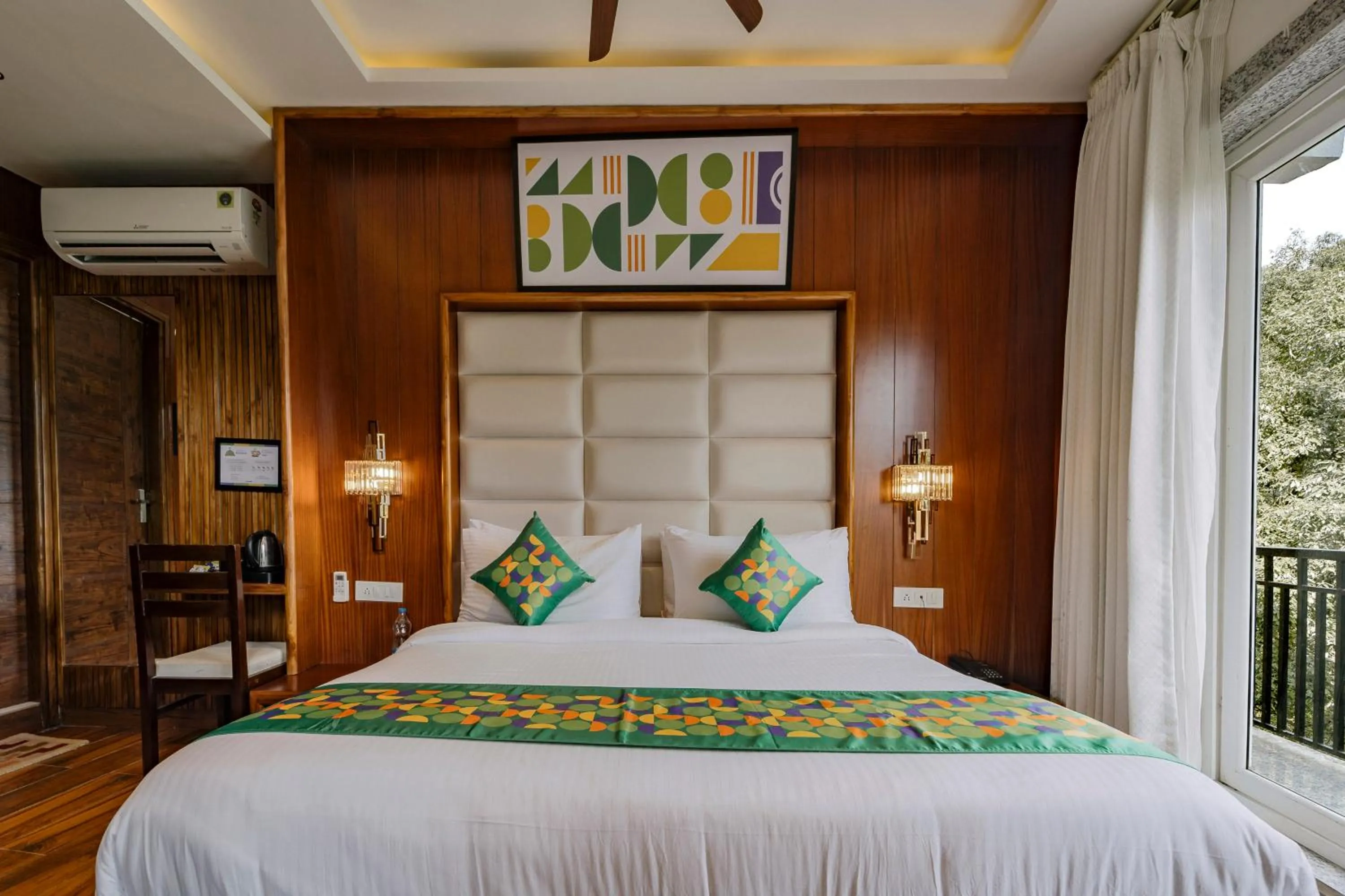 Bedroom, Bed in Treebo Hilldaar Dalhousie