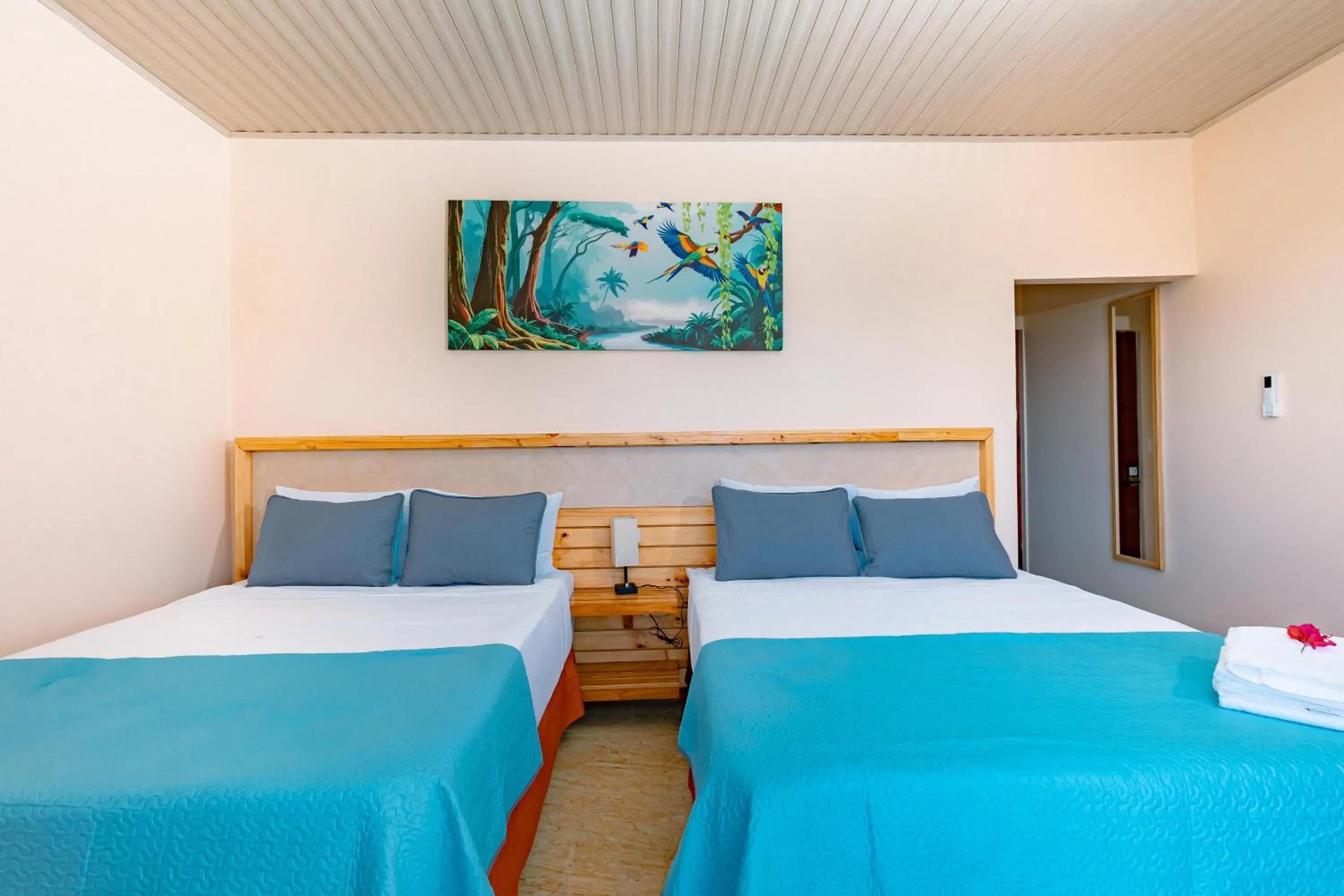 Bedroom, Bed in Mountain Top Park Hotel