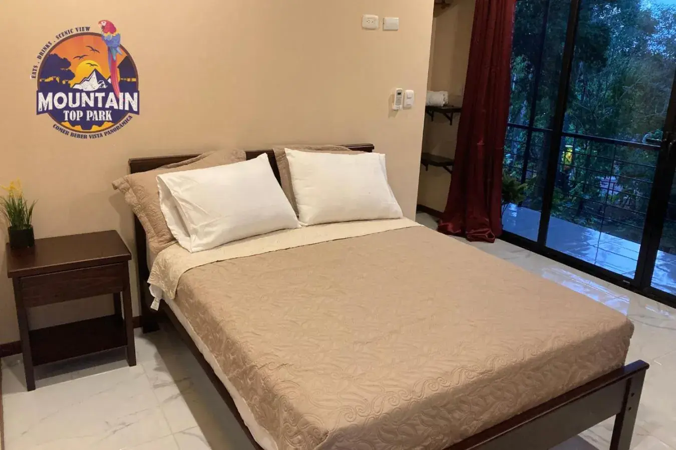 Deluxe Double Room with Balcony in Mountain Top Park Hotel Deluxe Double Room with Balcony in Mountain Top Park Hotel