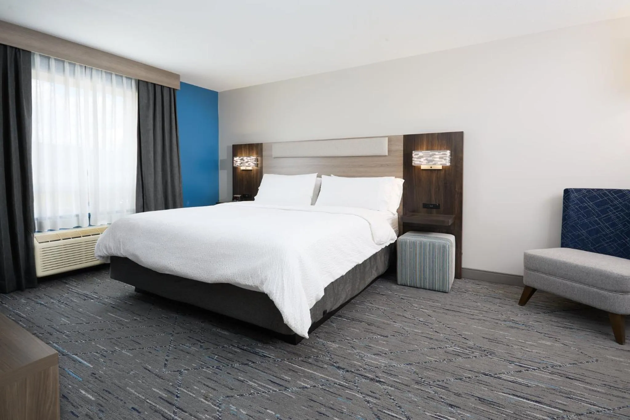 Photo of the whole room, Bed in Holiday Inn Express Hotel & Suites Swift Current by IHG
