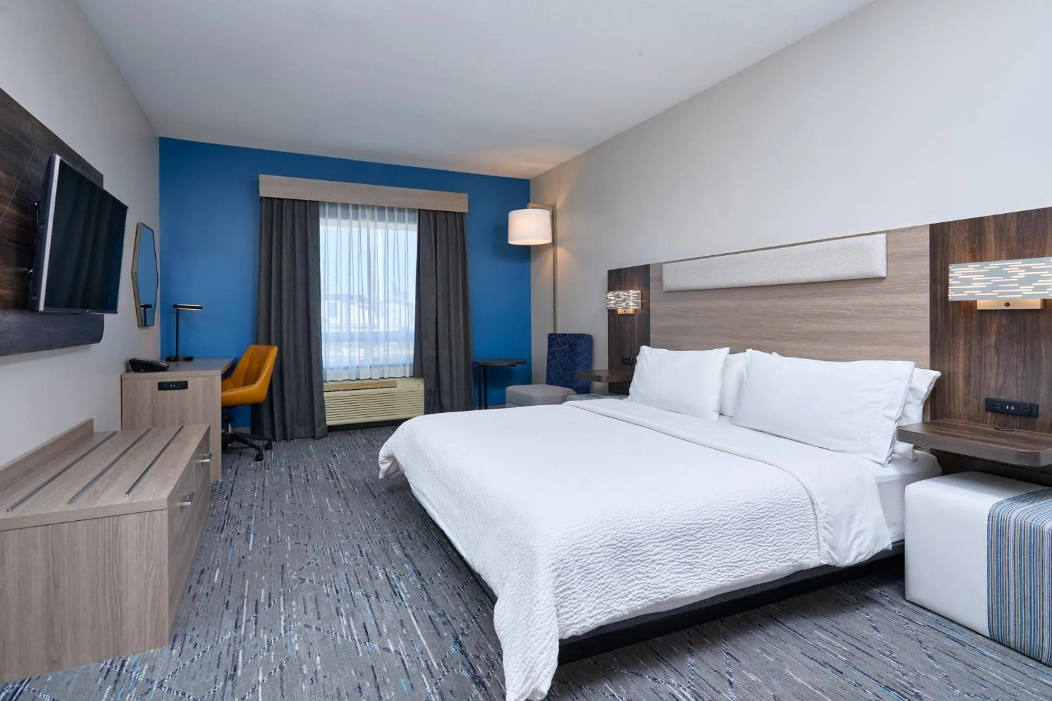 Photo of the whole room, Bed in Holiday Inn Express Hotel & Suites Swift Current by IHG