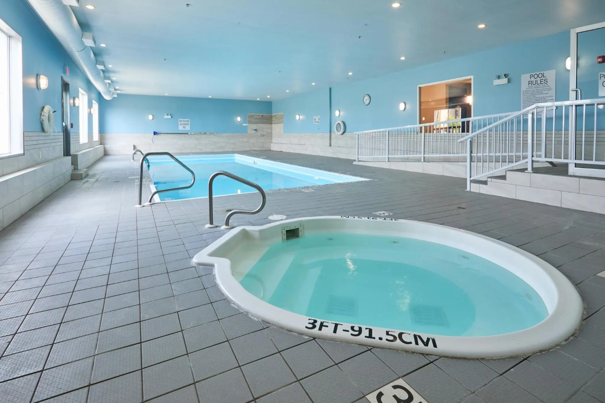 Swimming pool in Holiday Inn Express Hotel & Suites Swift Current by IHG