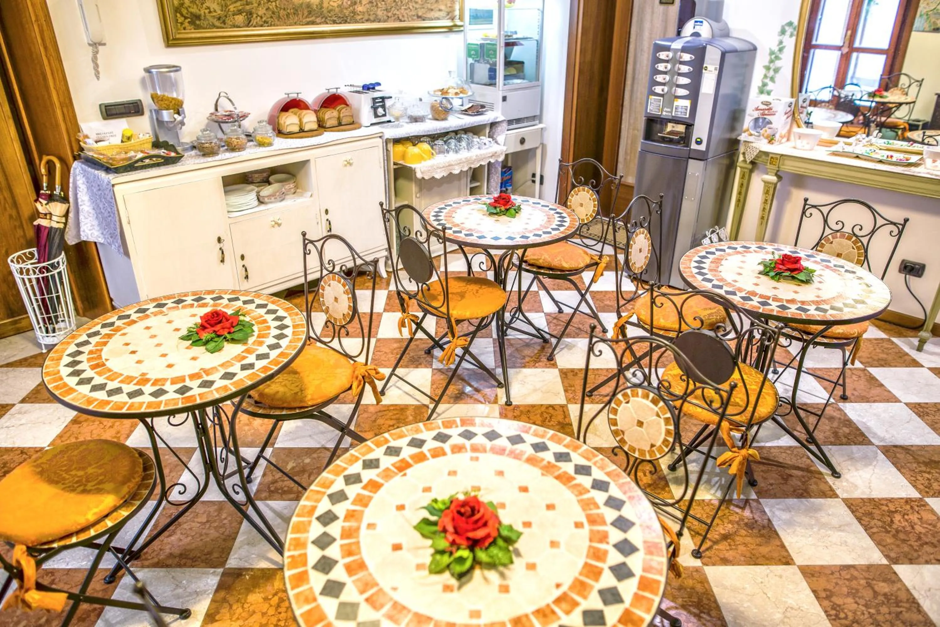 Communal kitchen in Art&Coffee