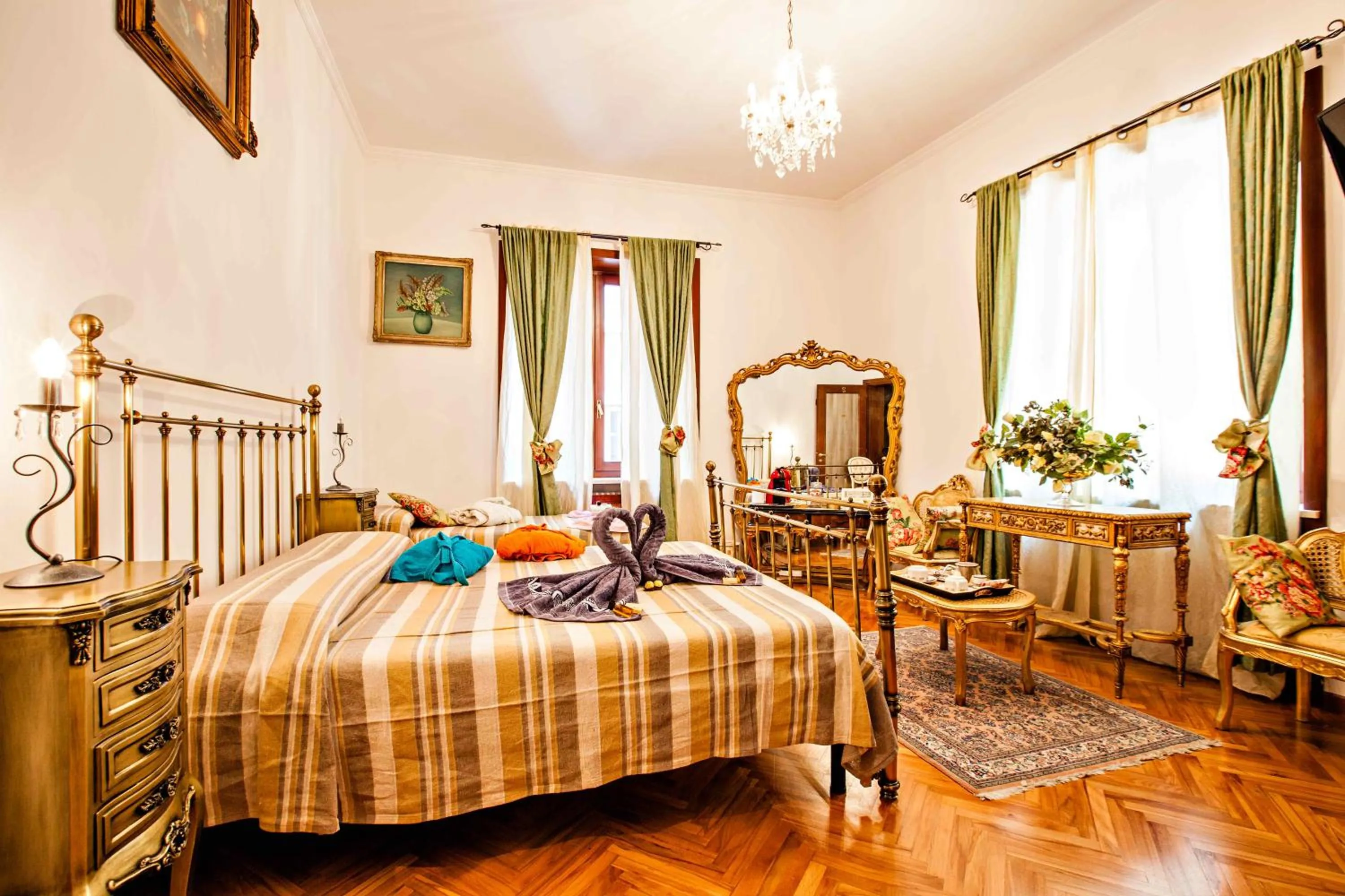 Photo of the whole room, Bed in Art&Coffee