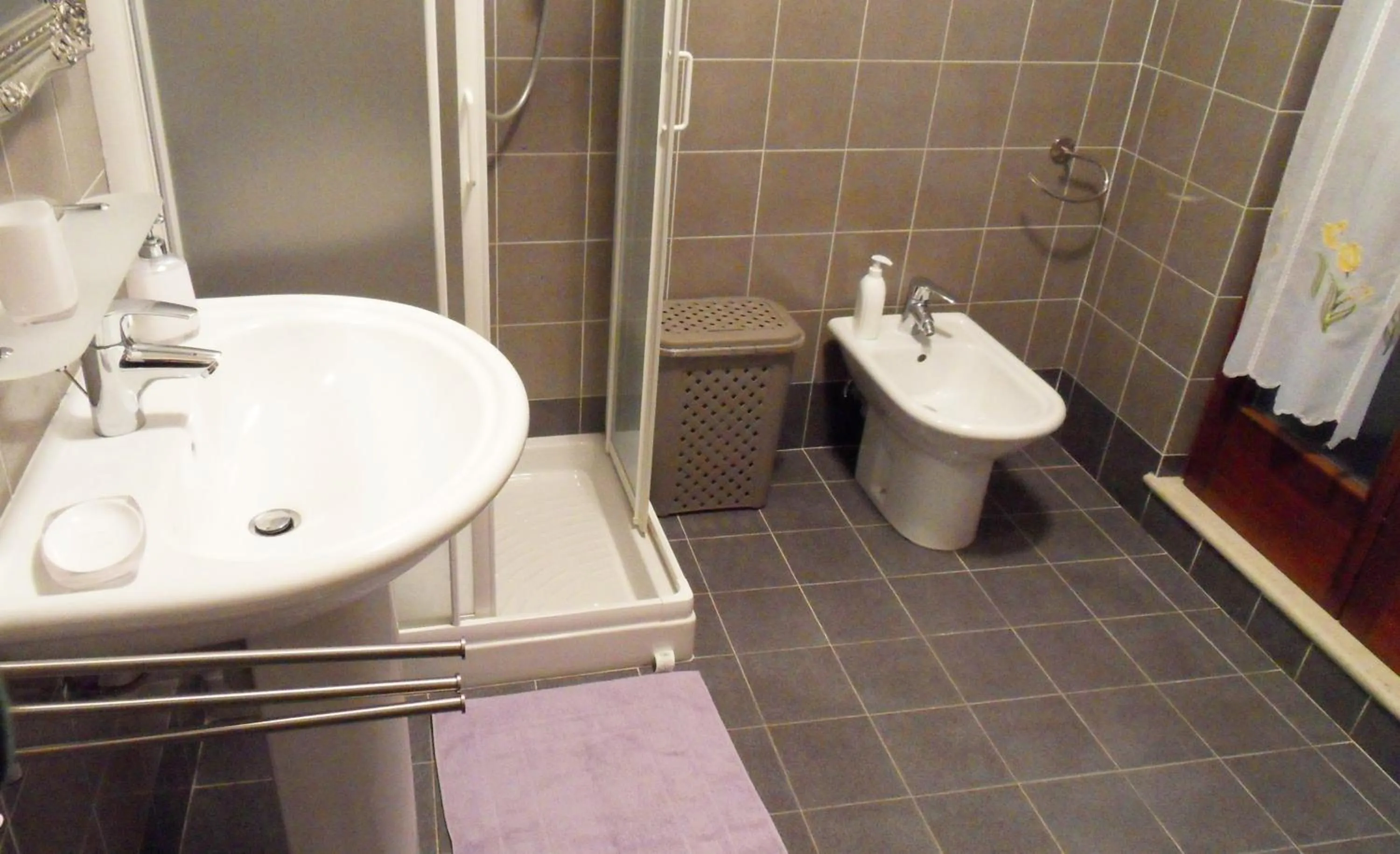 Bathroom in Art&Coffee