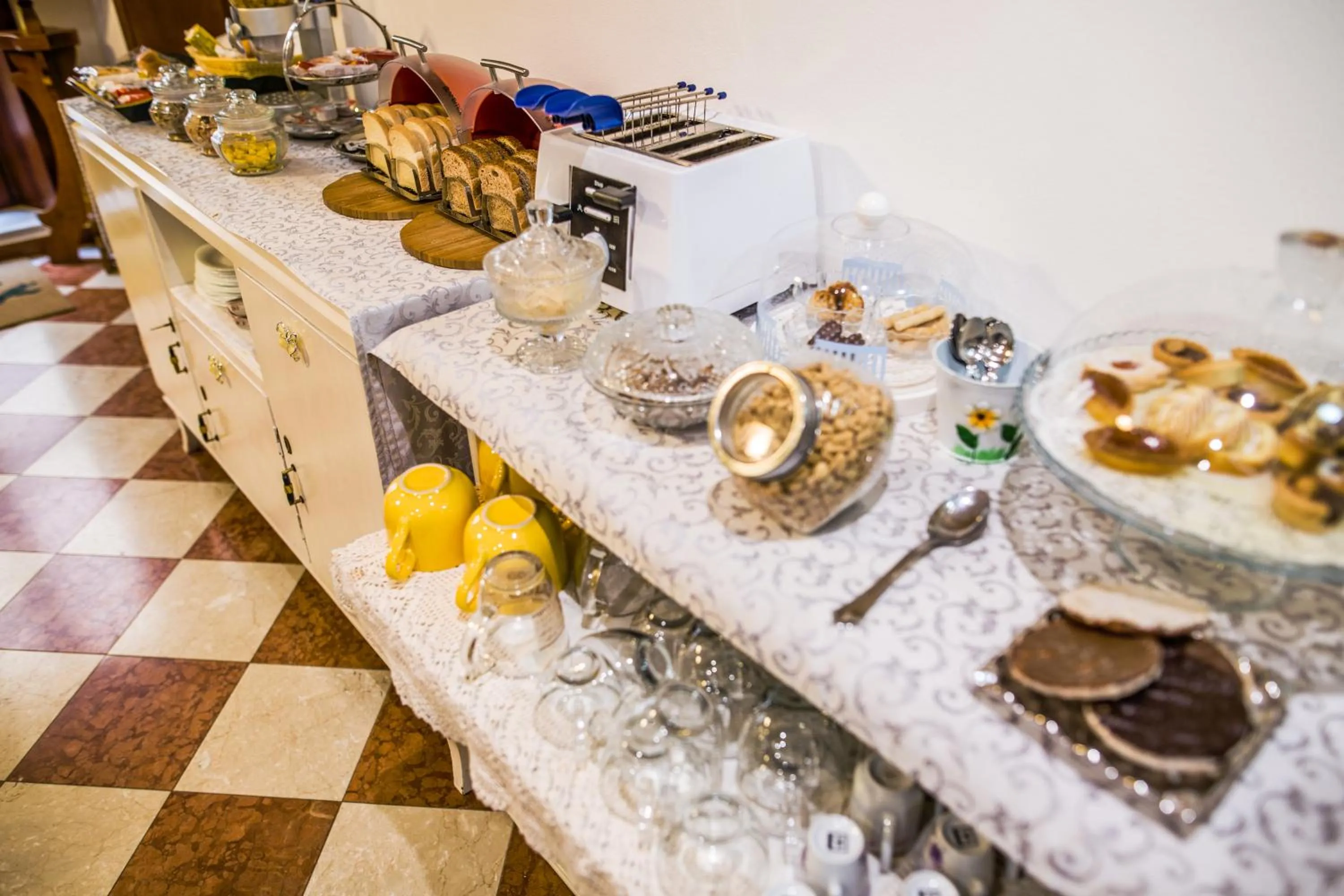 Communal kitchen in Art&Coffee