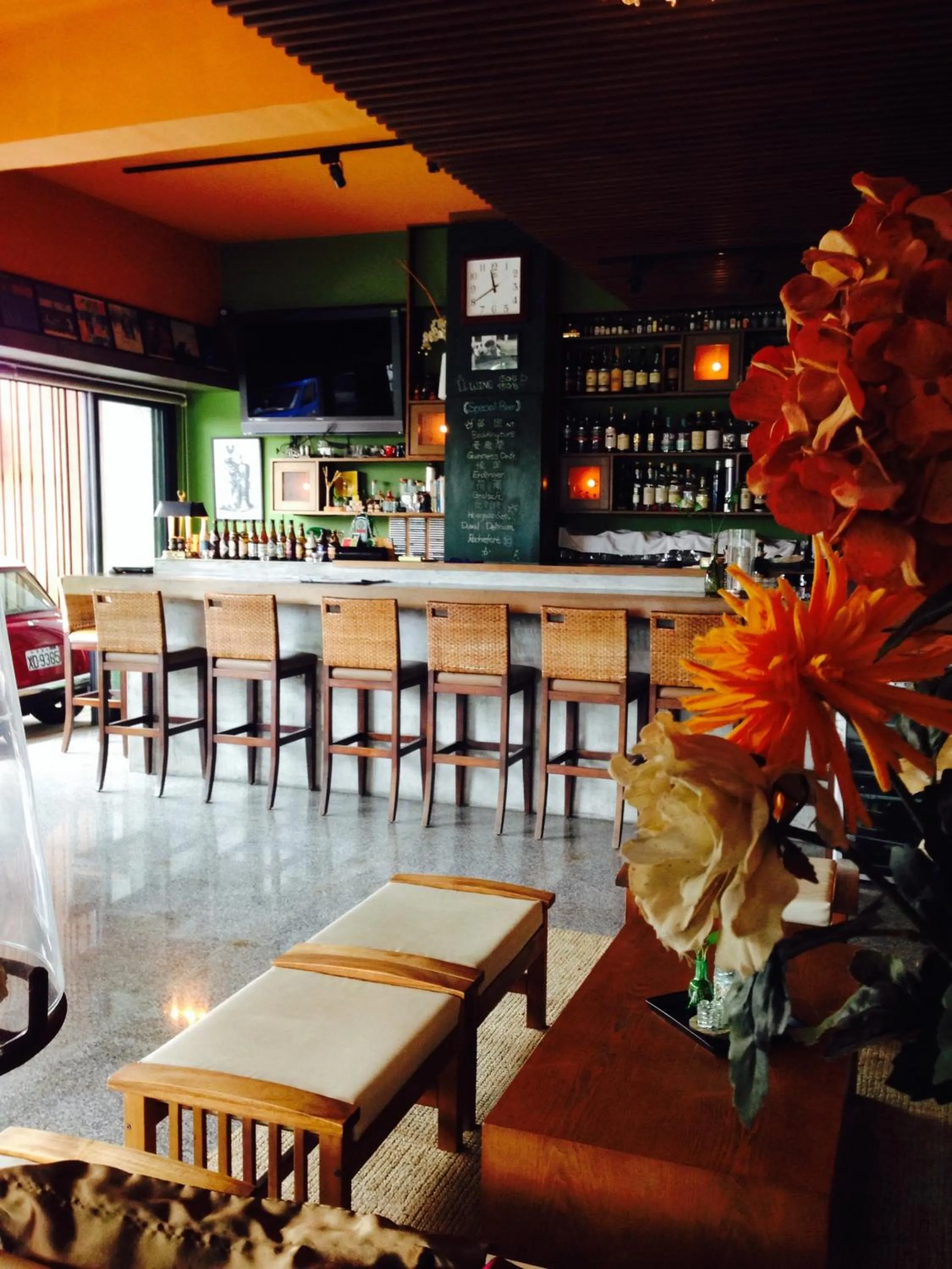 Lounge or bar in The Deer Head Inn