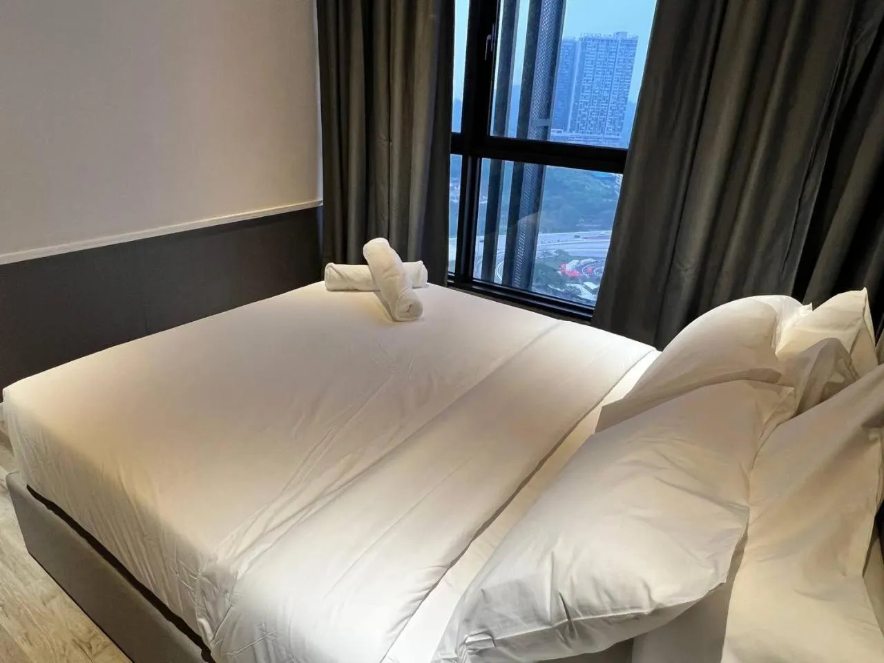 Bed in Millerz Square