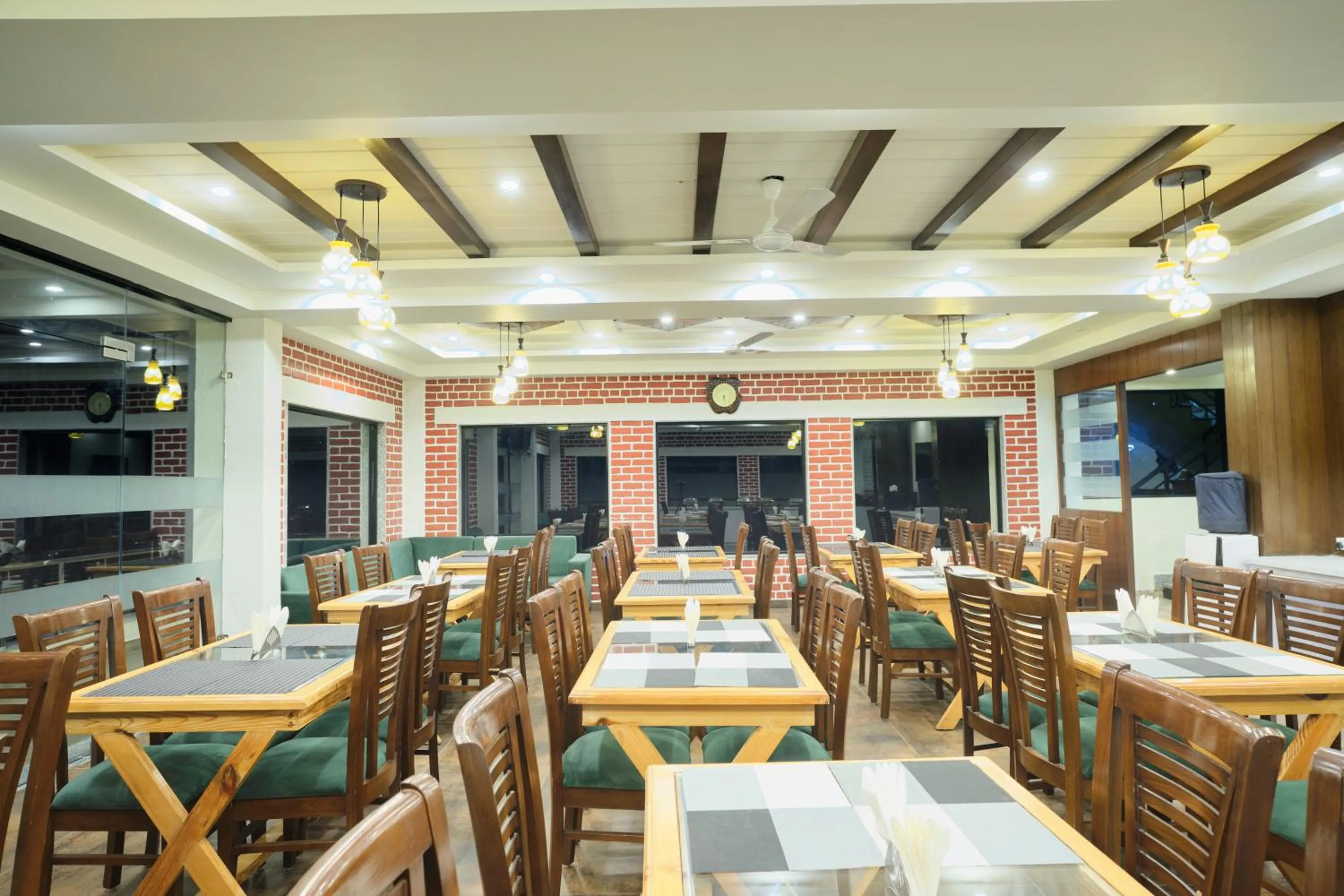 Restaurant/places to eat in Trideus Mountain Club & Resort, Mussoorie