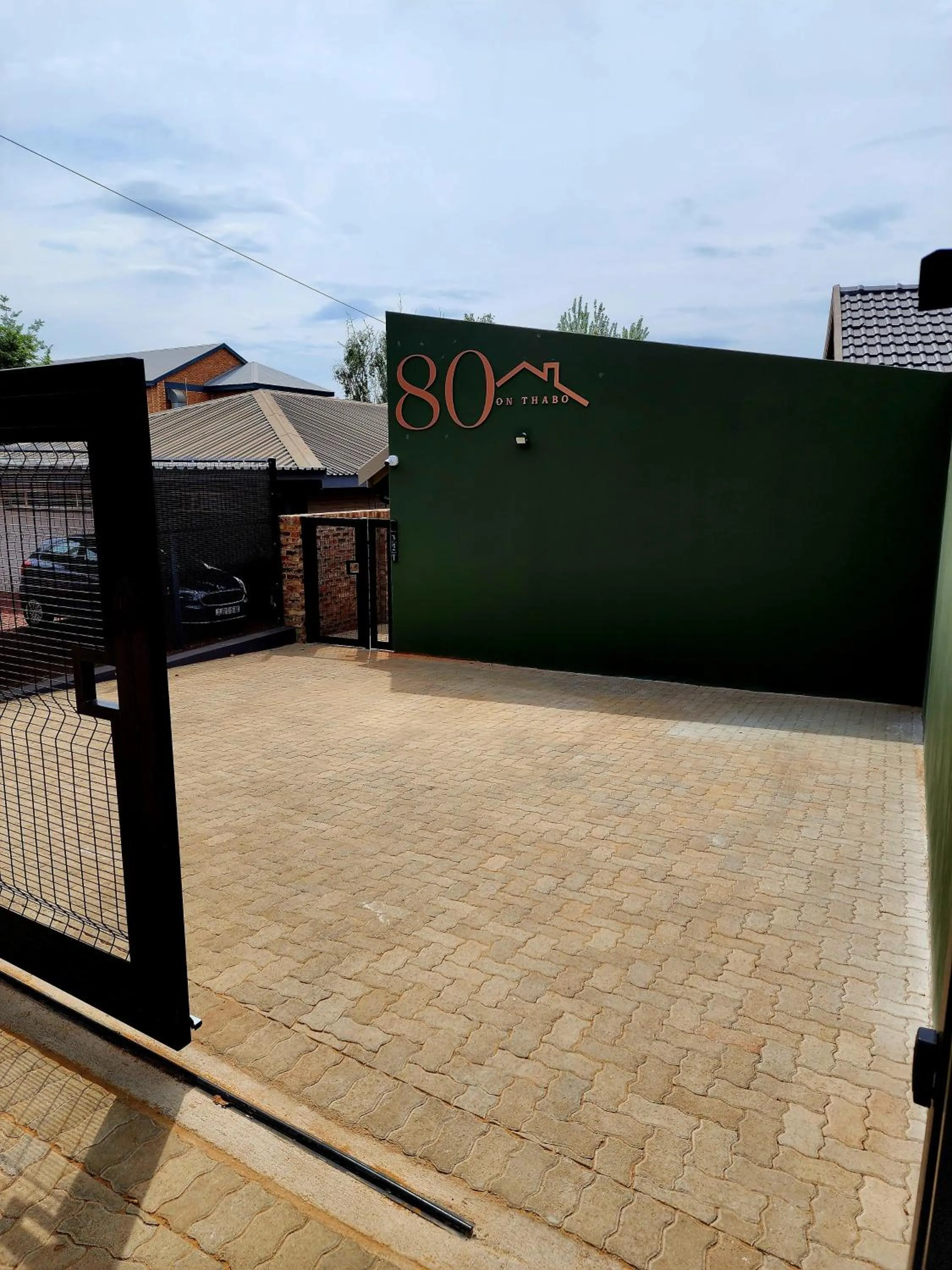 Parking in 80 on Thabo