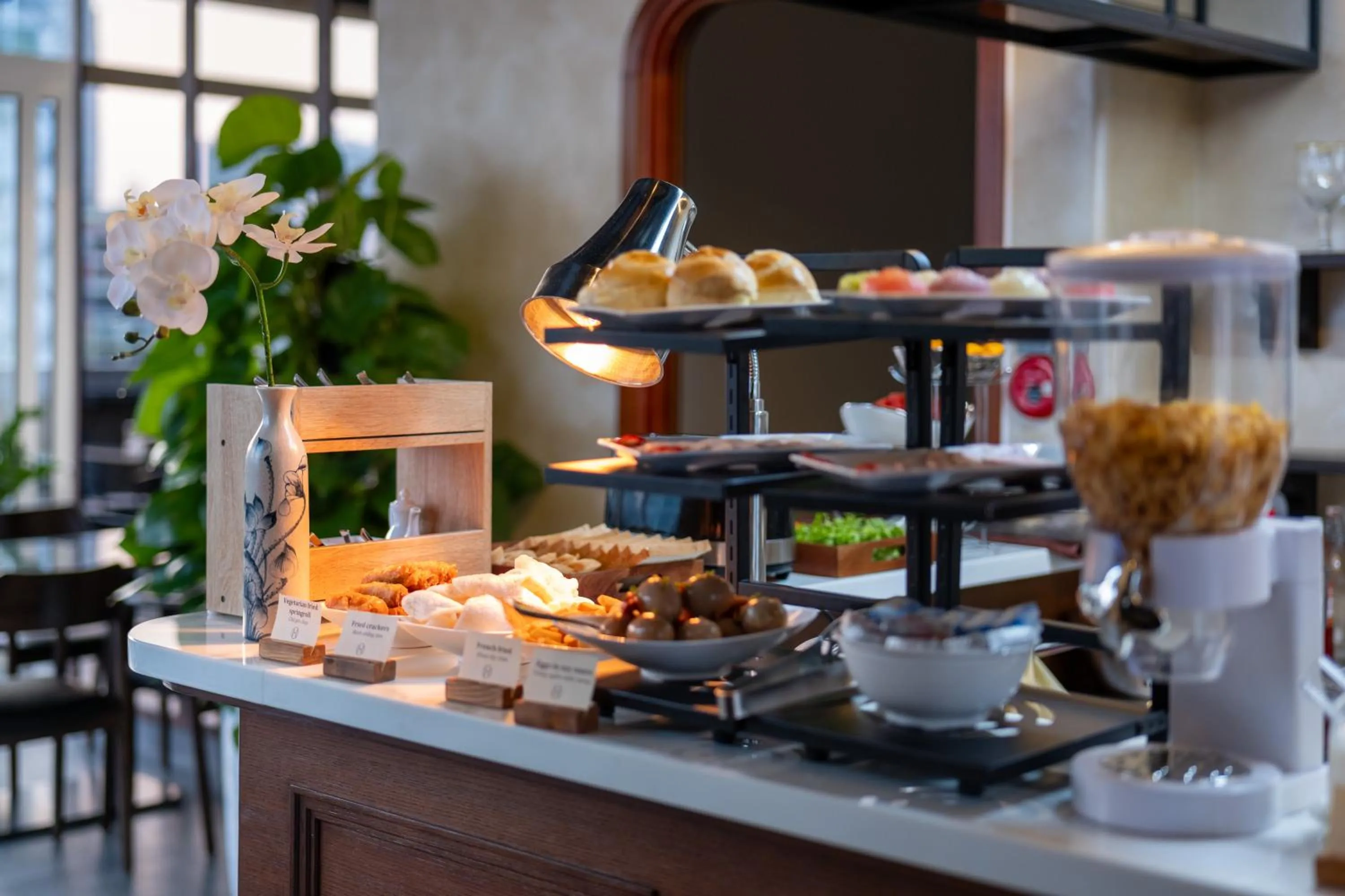 Restaurant/places to eat in Hato Saigon Boutique Hotel & Rooftop