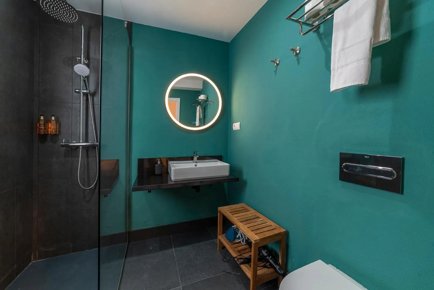 Bathroom in Slow Suites Salvador