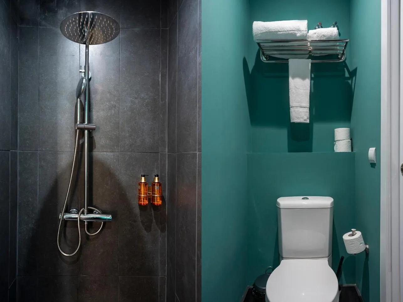 Shower in Slow Suites Salvador