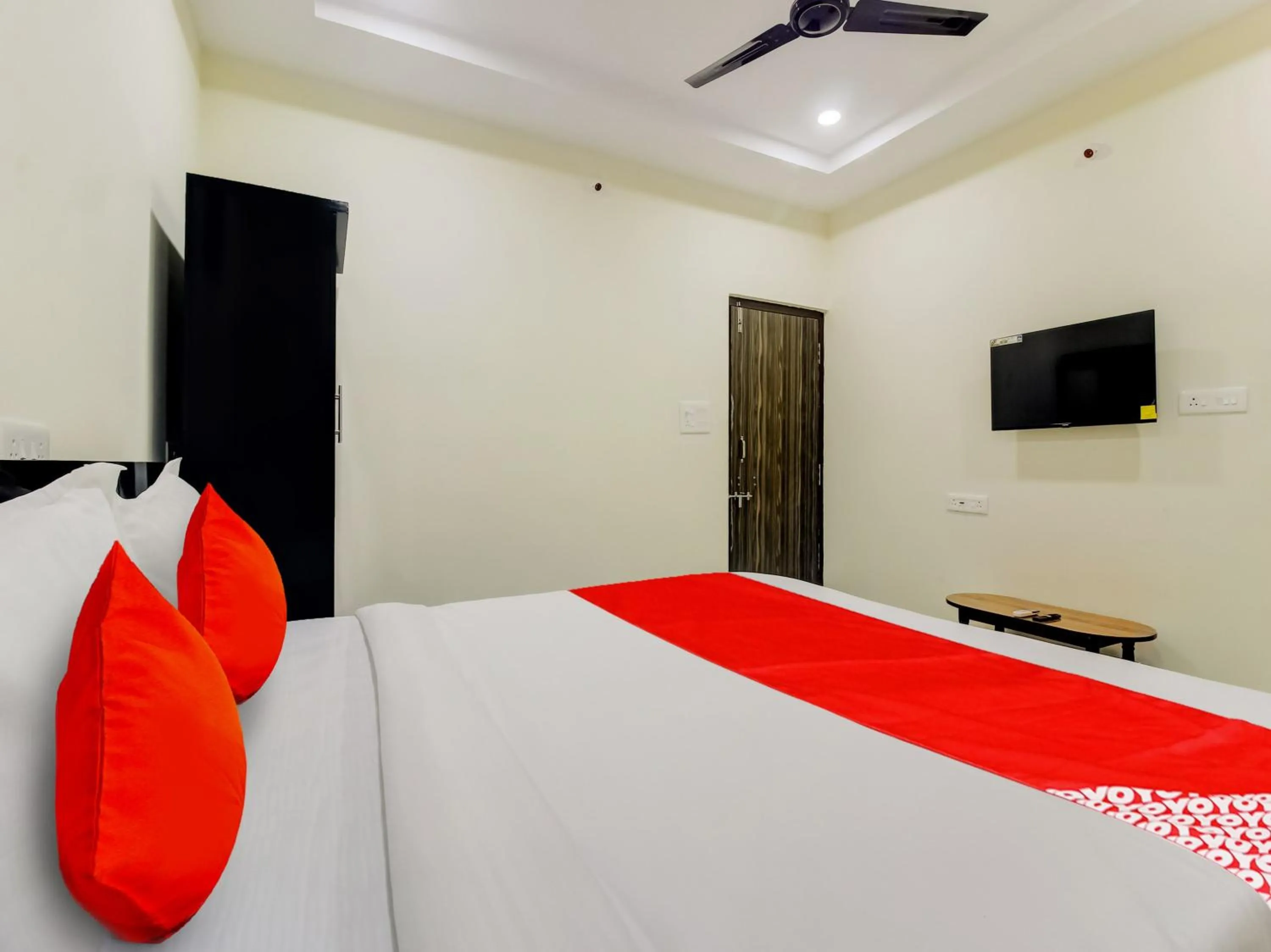 Bedroom, Bed in Super Hotel O SRI NIRVANA PRIDE