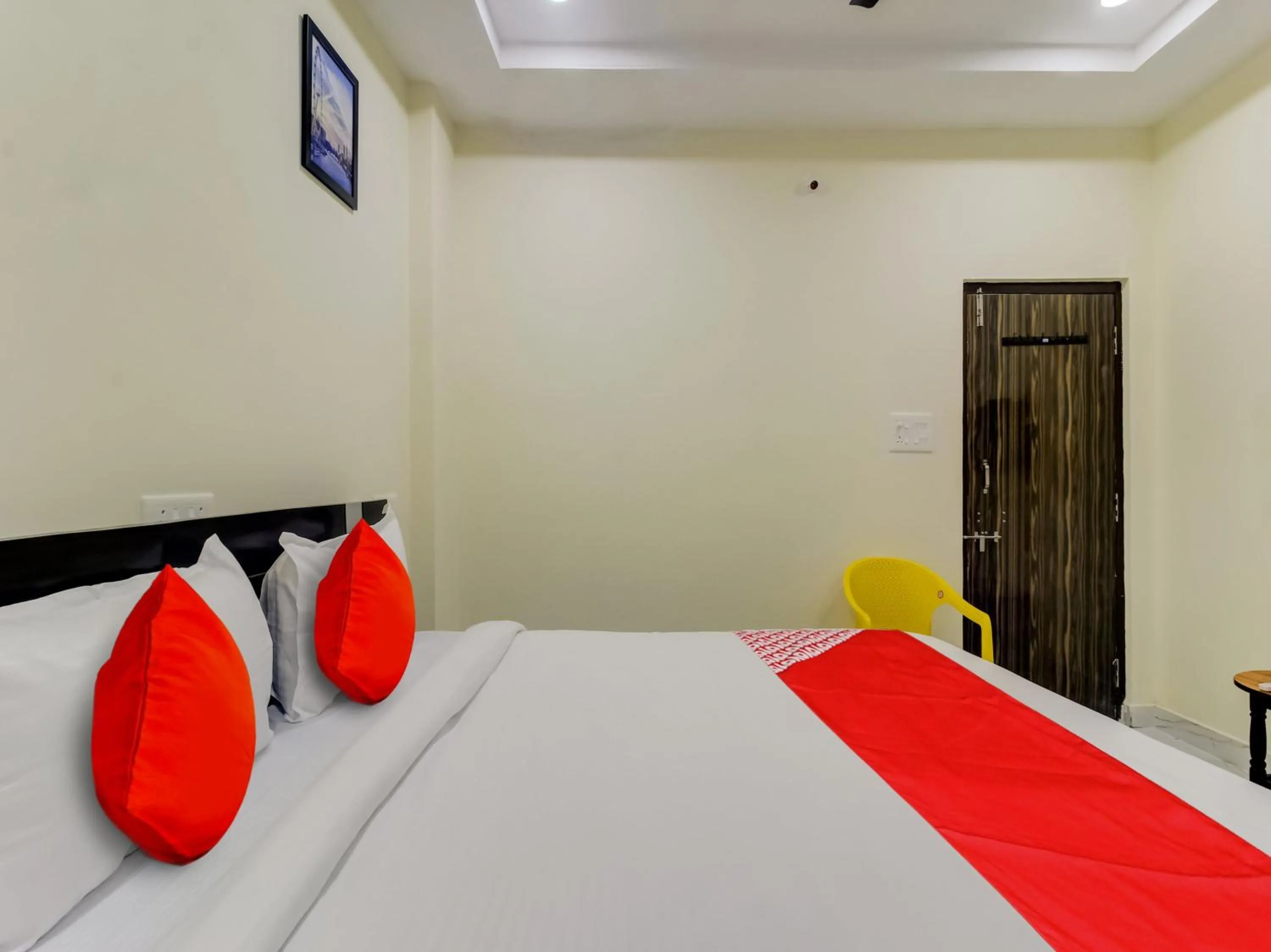 Bedroom, Bed in Super Hotel O SRI NIRVANA PRIDE