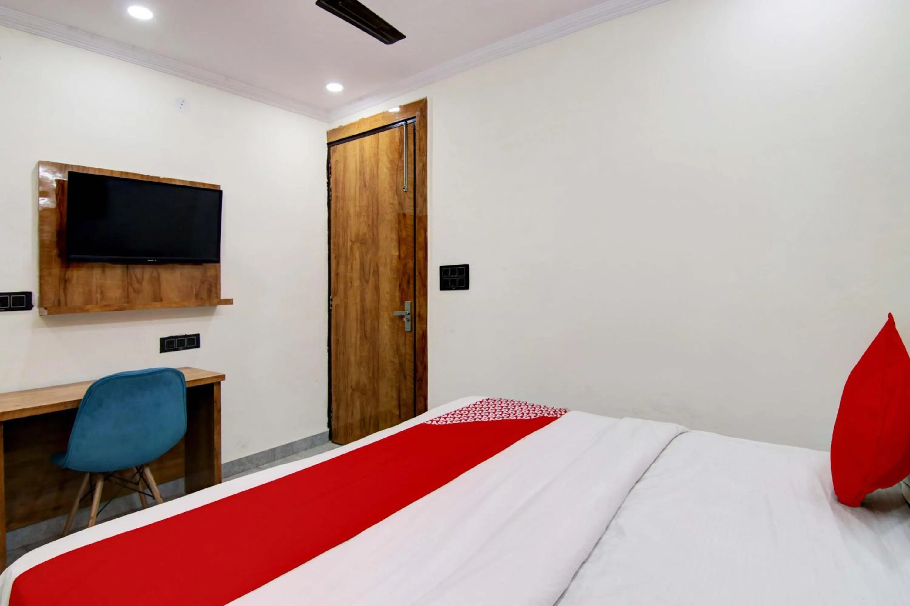 Bedroom, Bed in Hotel O Dhankush