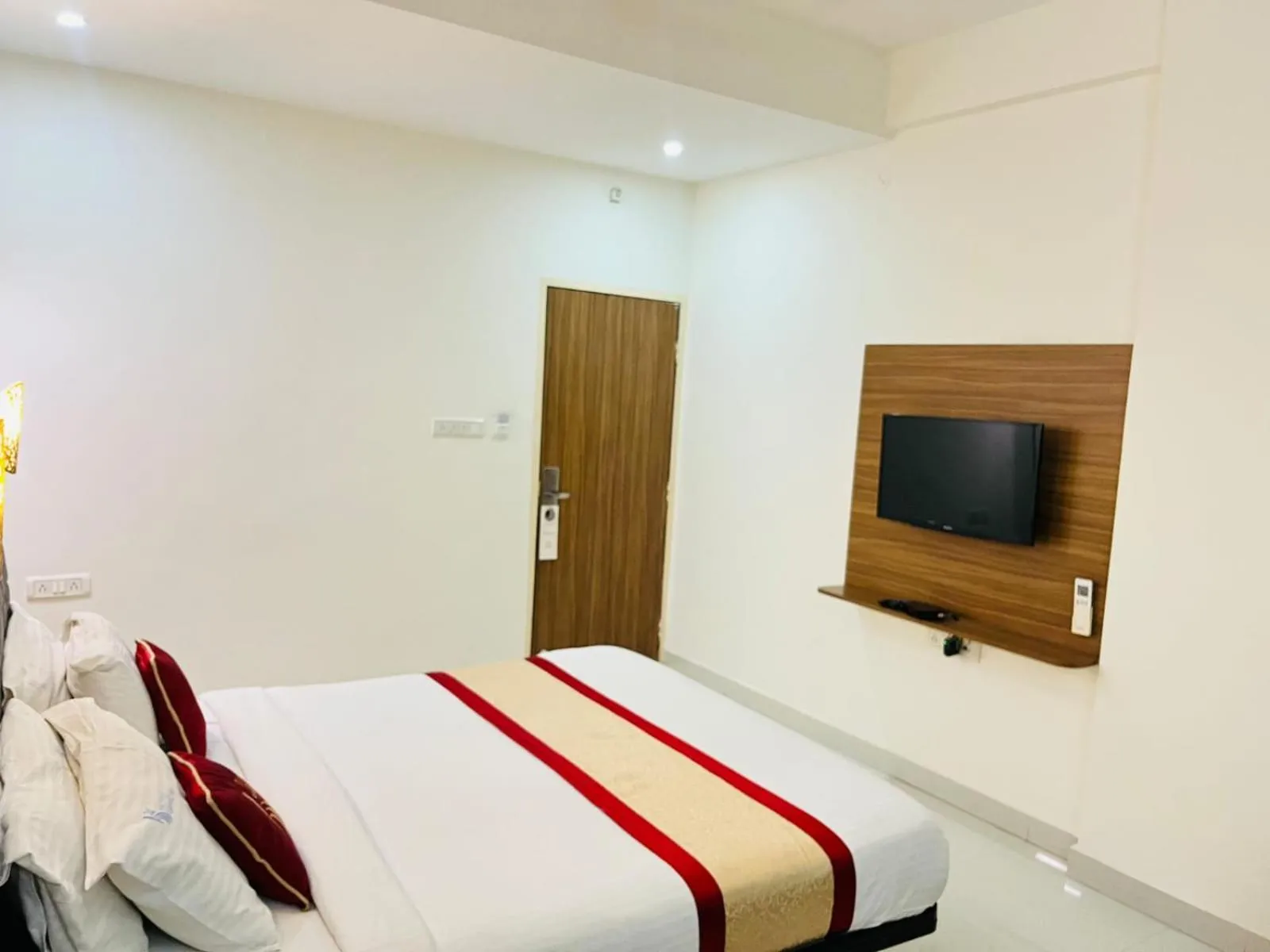 Hotel Grand Bee Bangalore