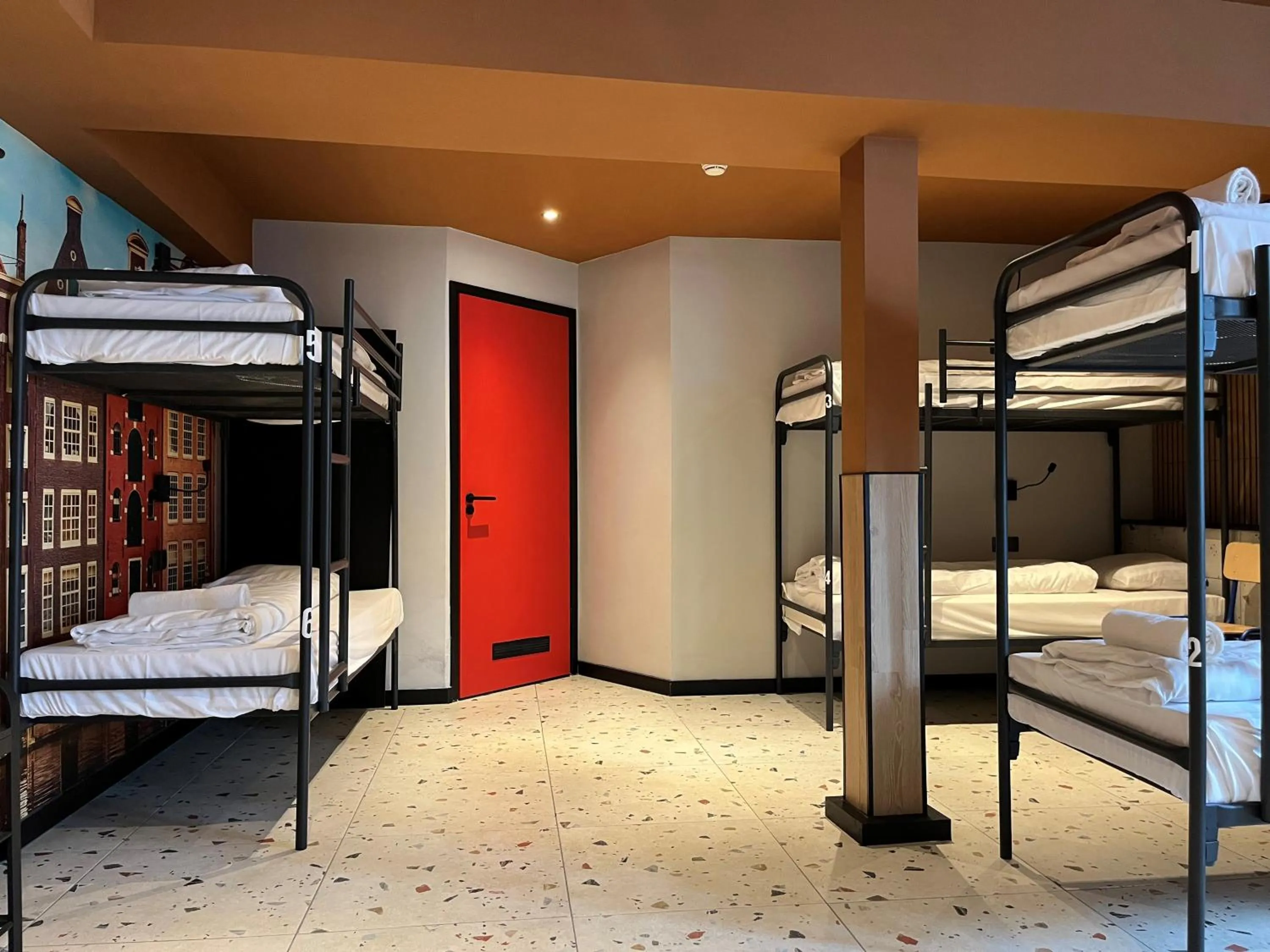 Bedroom, Bed in Heart of Amsterdam Hostel