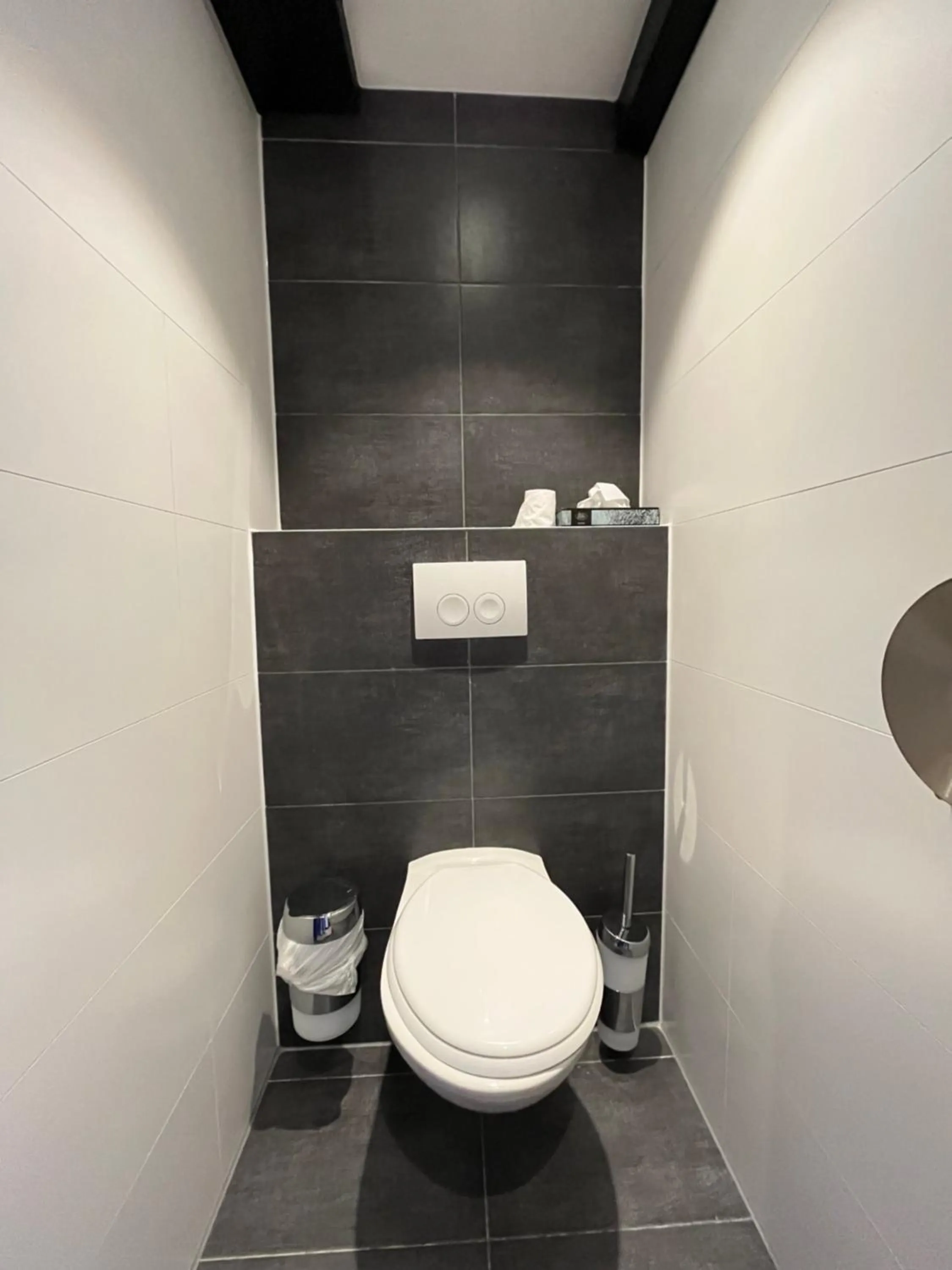 Toilet in Heart of Amsterdam Hostel