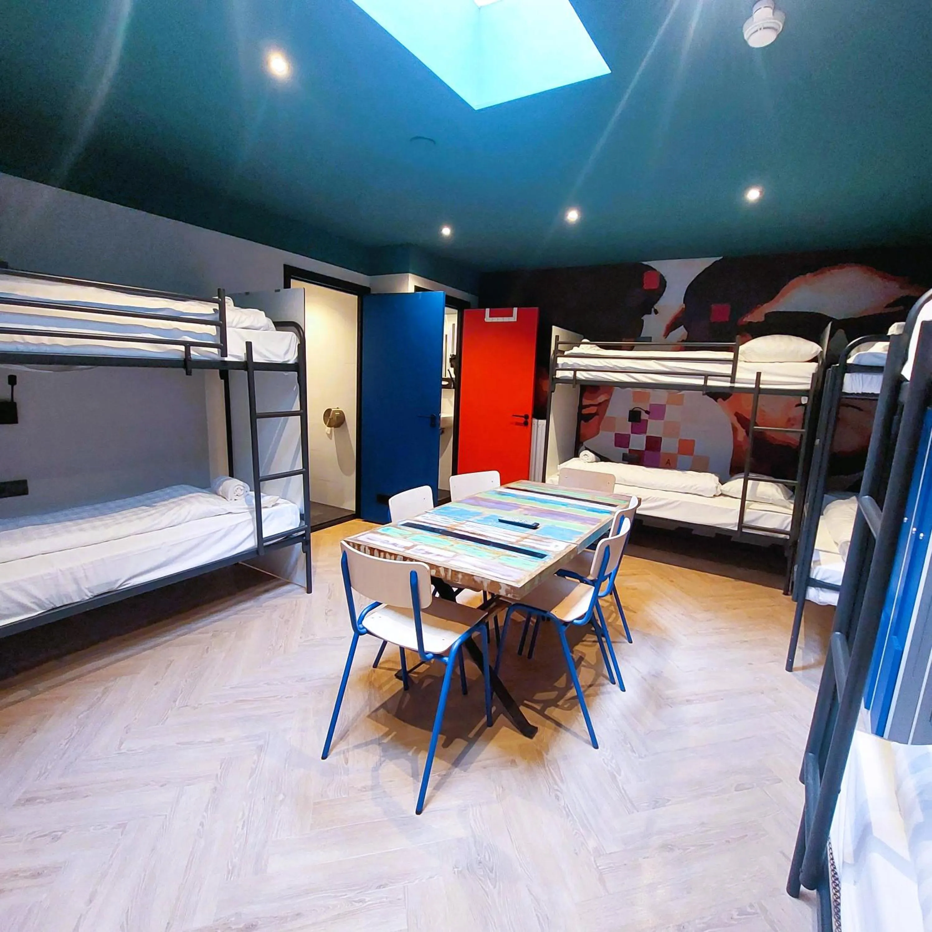 Bedroom, Bed in Heart of Amsterdam Hostel