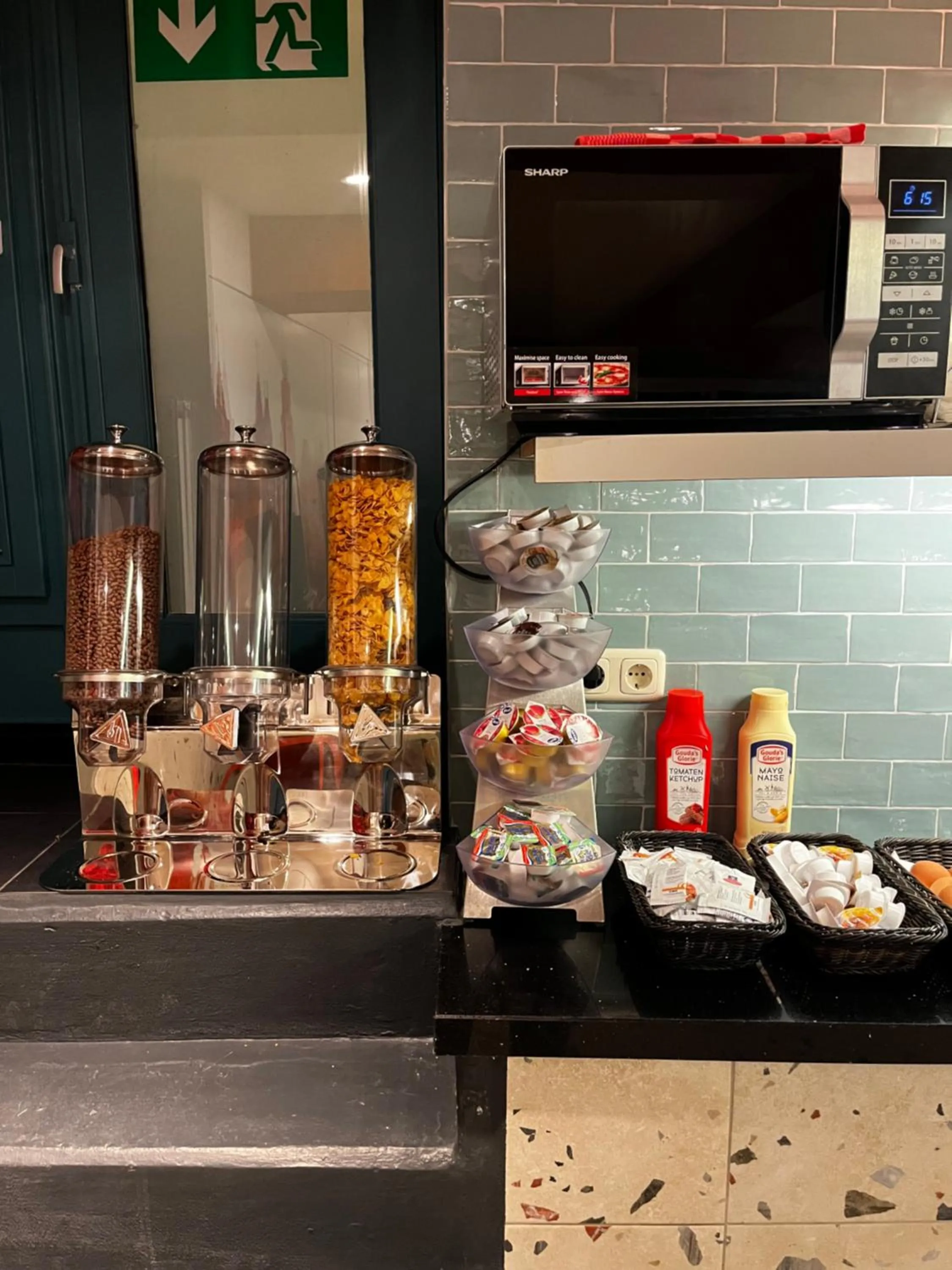 Breakfast in Heart of Amsterdam Hostel