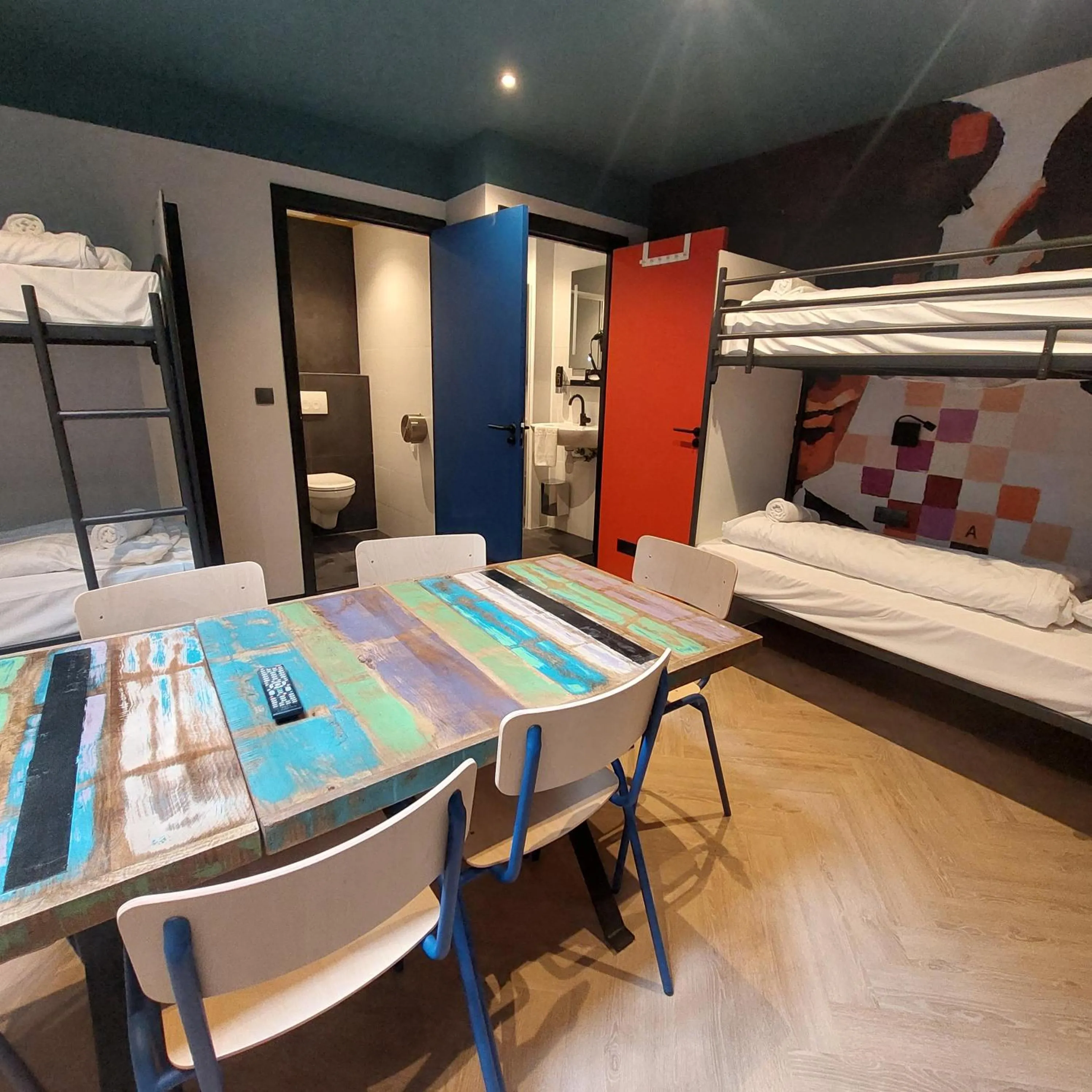 Toilet, Bed in Heart of Amsterdam Hostel