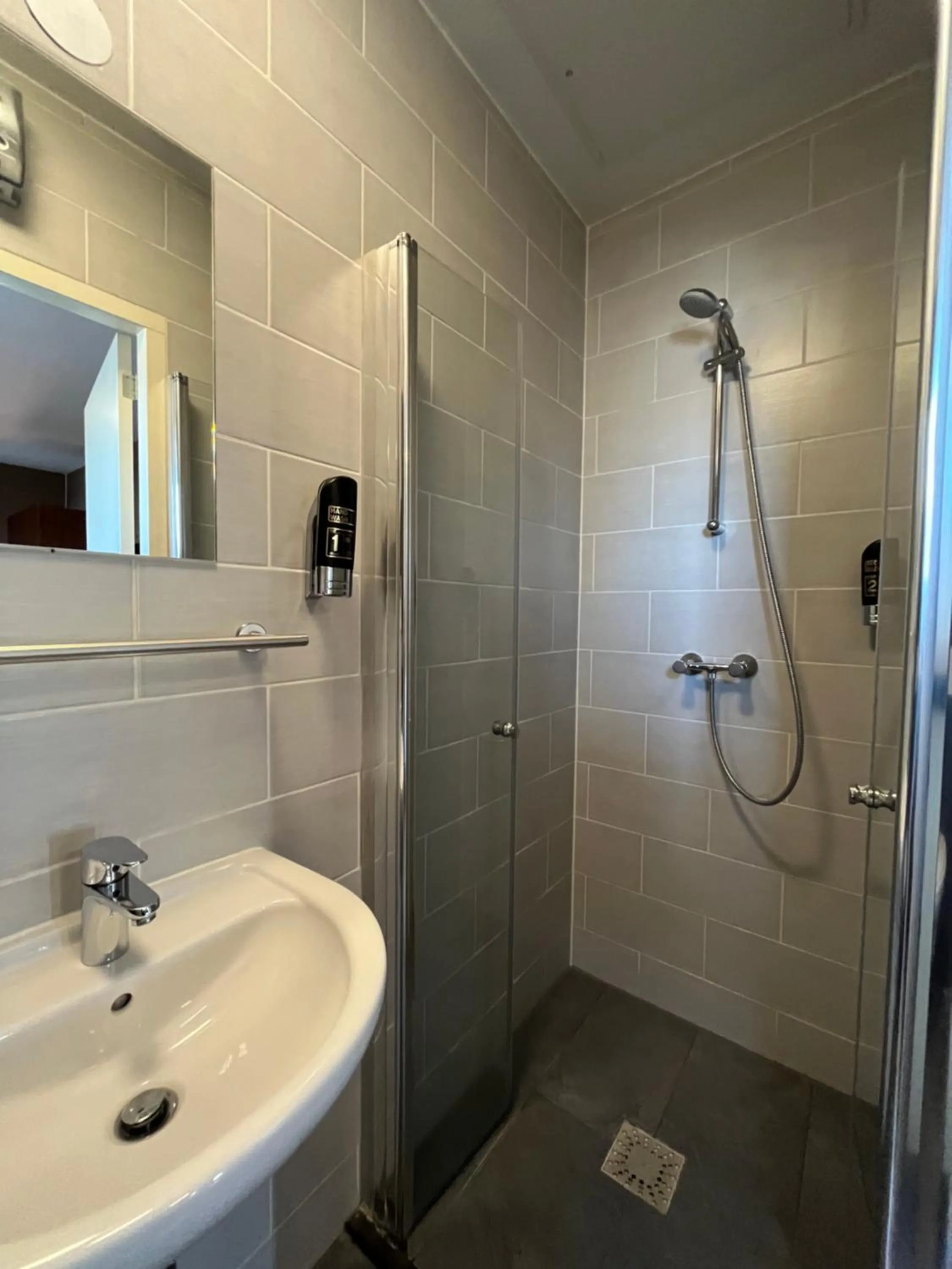 Bathroom in Heart of Amsterdam Hostel