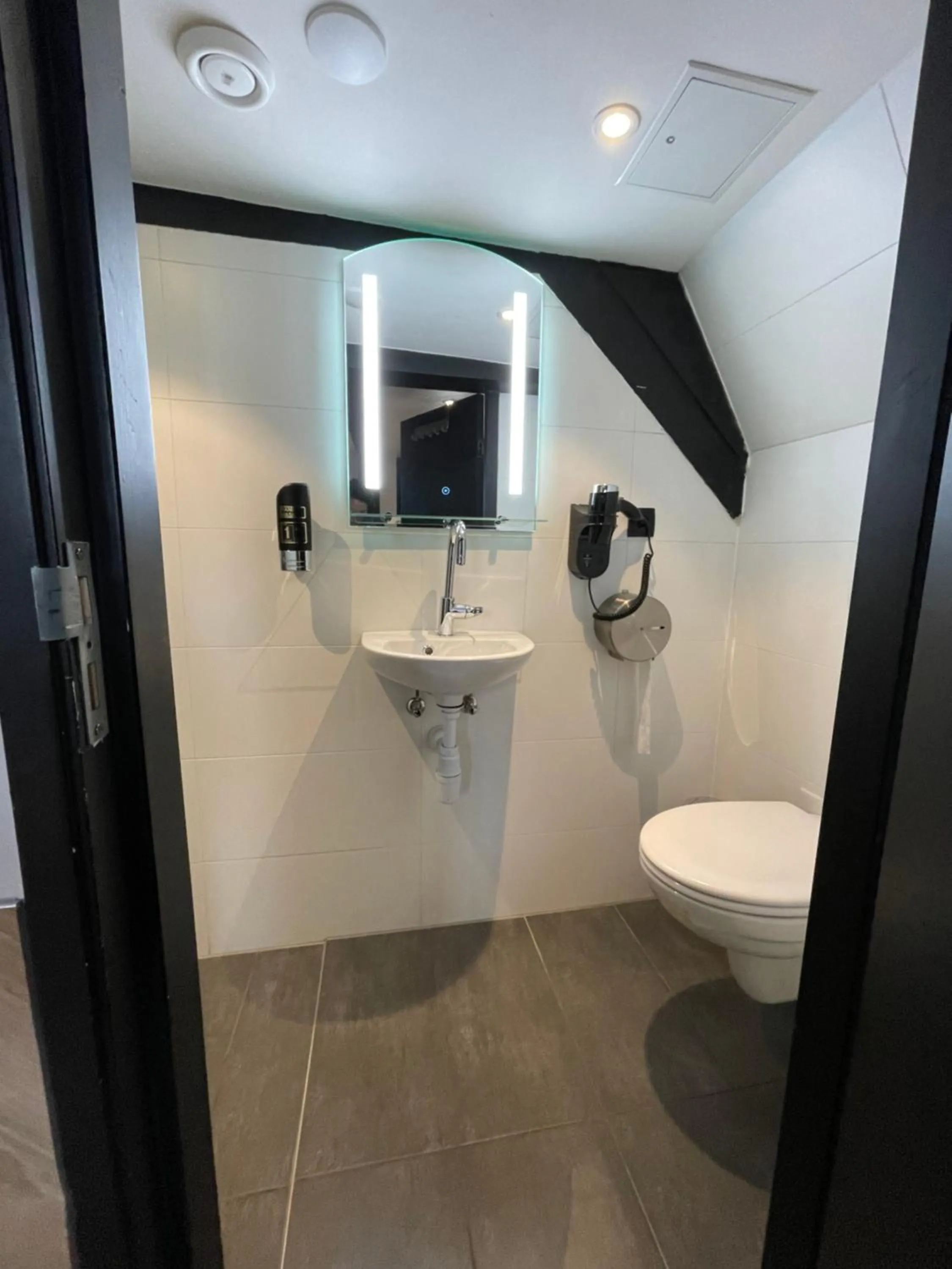 Bathroom in Heart of Amsterdam Hostel