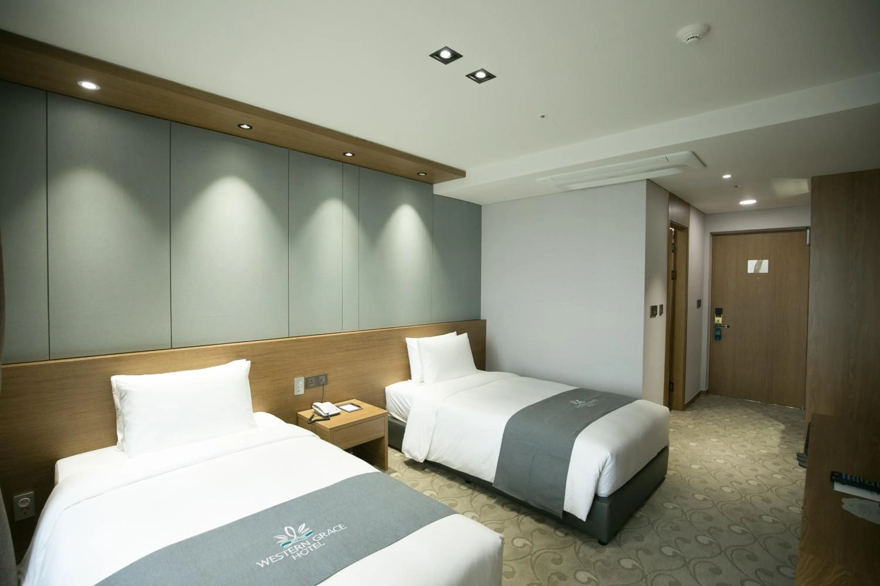 Bed in Western Grace Hotel Incheon