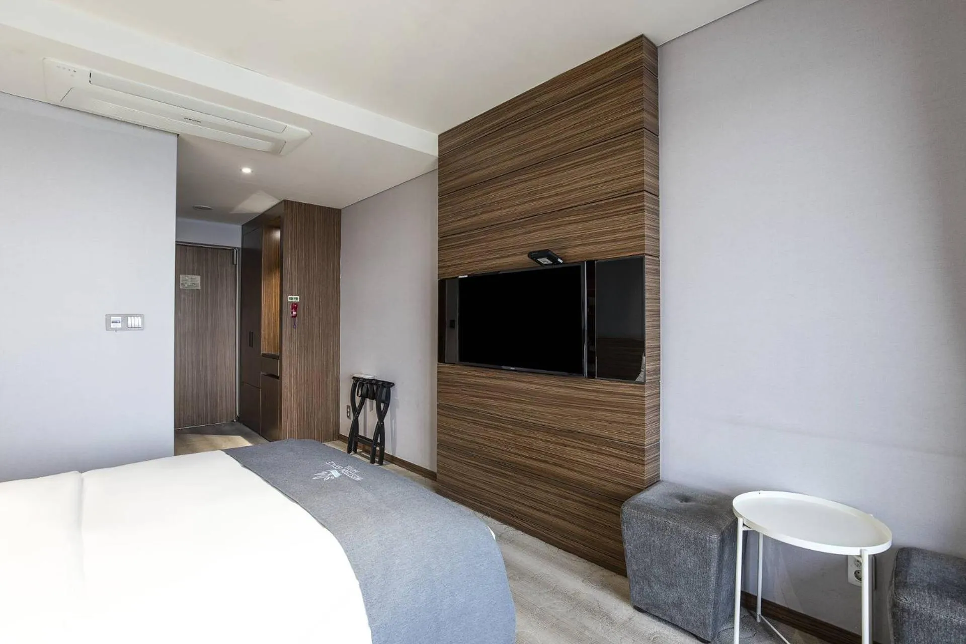 Bed in Western Grace Hotel Incheon