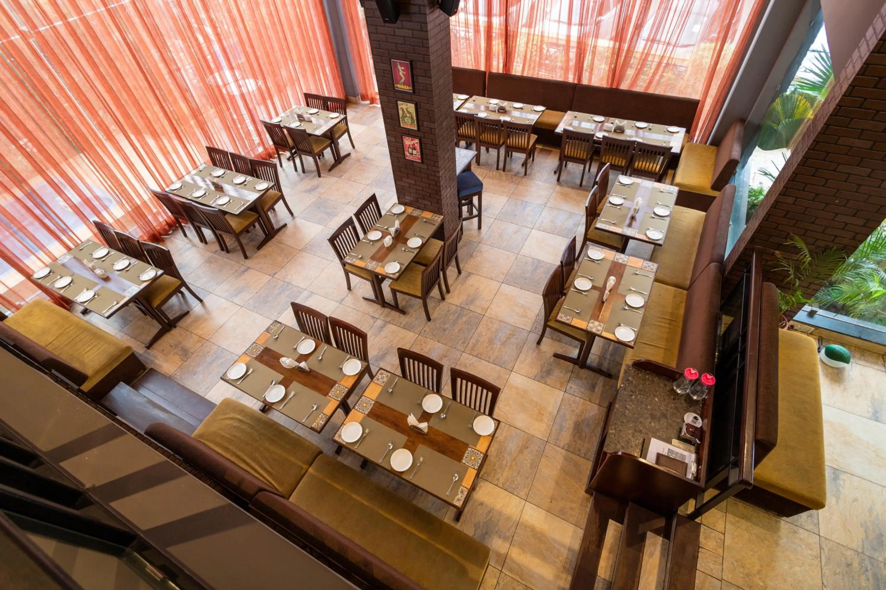 Restaurant/places to eat in Varanda Do Mar