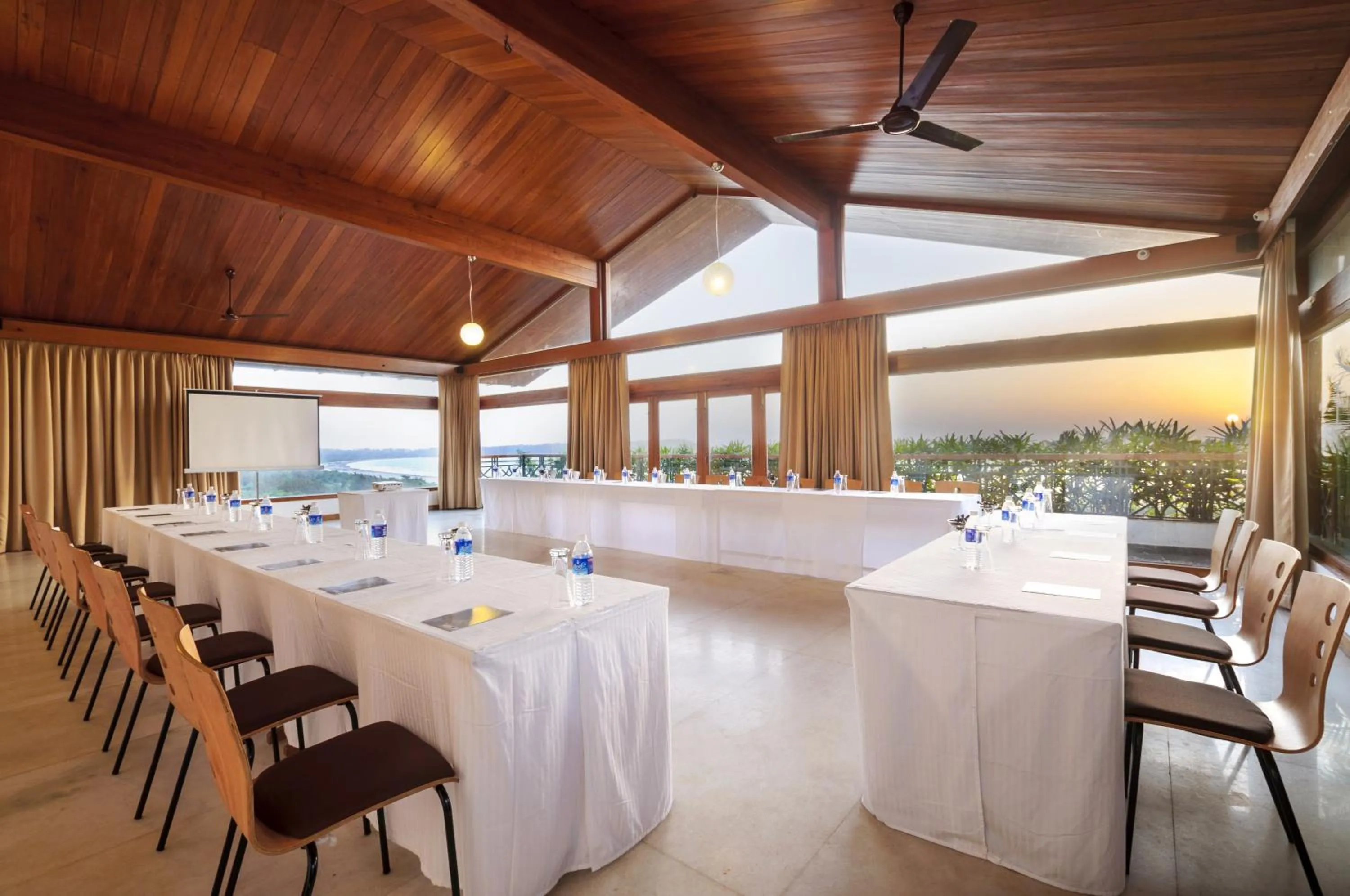 Meeting/conference room in Varanda Do Mar