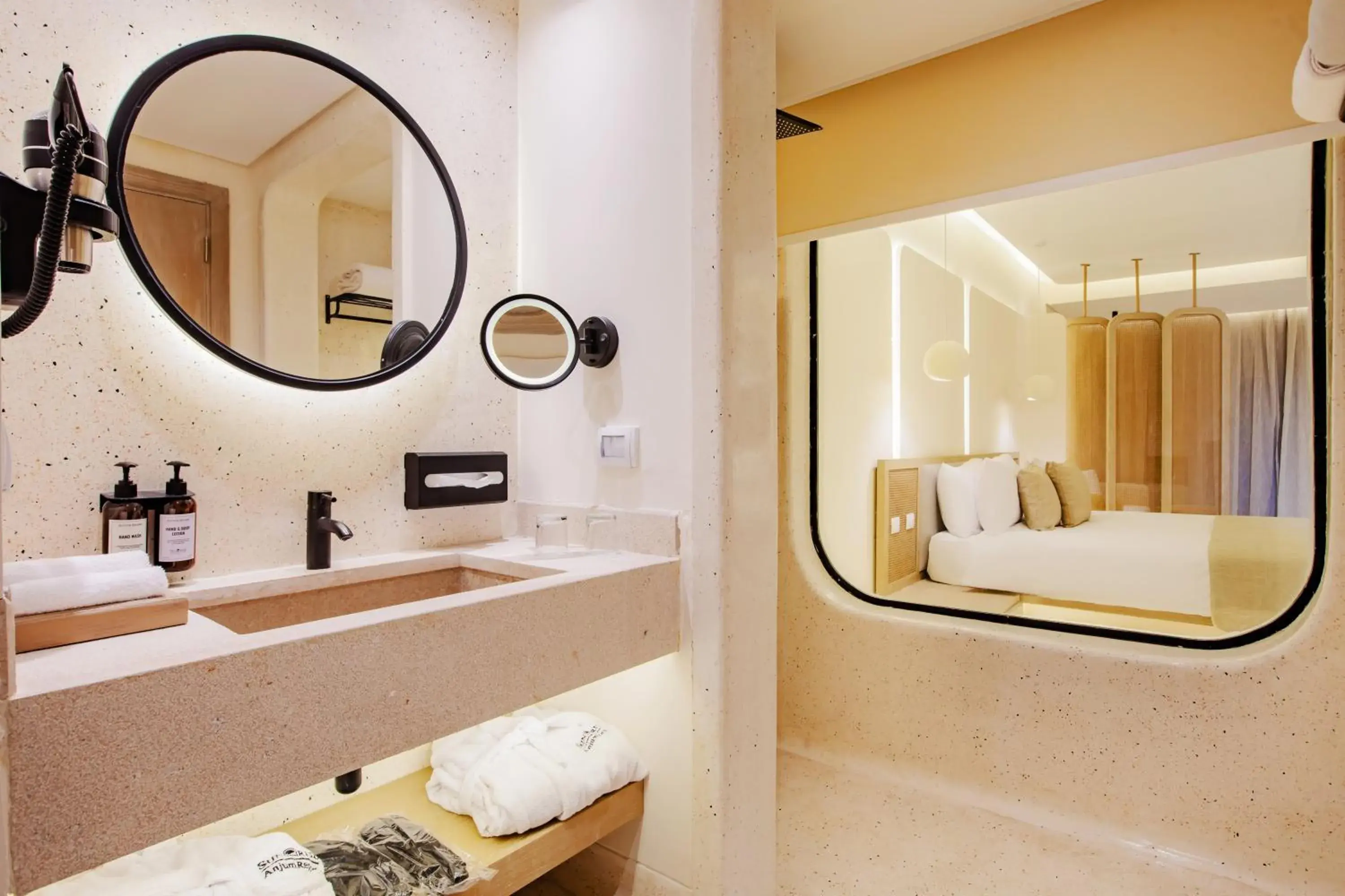 Junior Swim-Up Suite in Sunrise Anjum Resort Junior Swim-Up Suite in Sunrise Anjum Resort