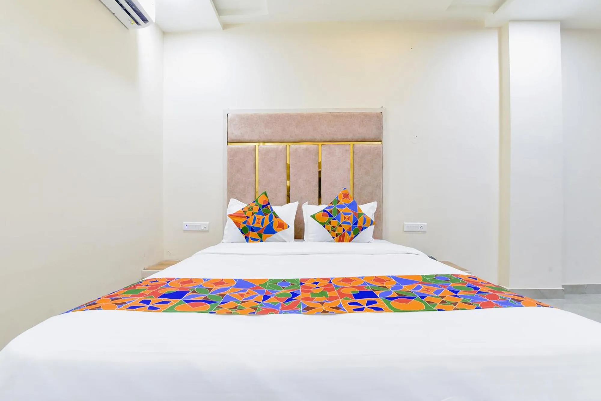 Bed in FabHotel Bohra International