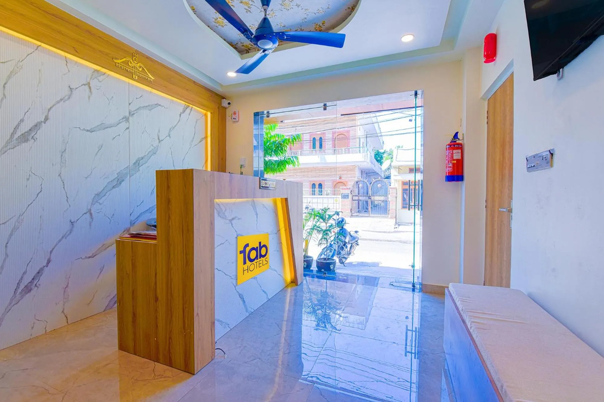 Lobby or reception in FabHotel Bohra International