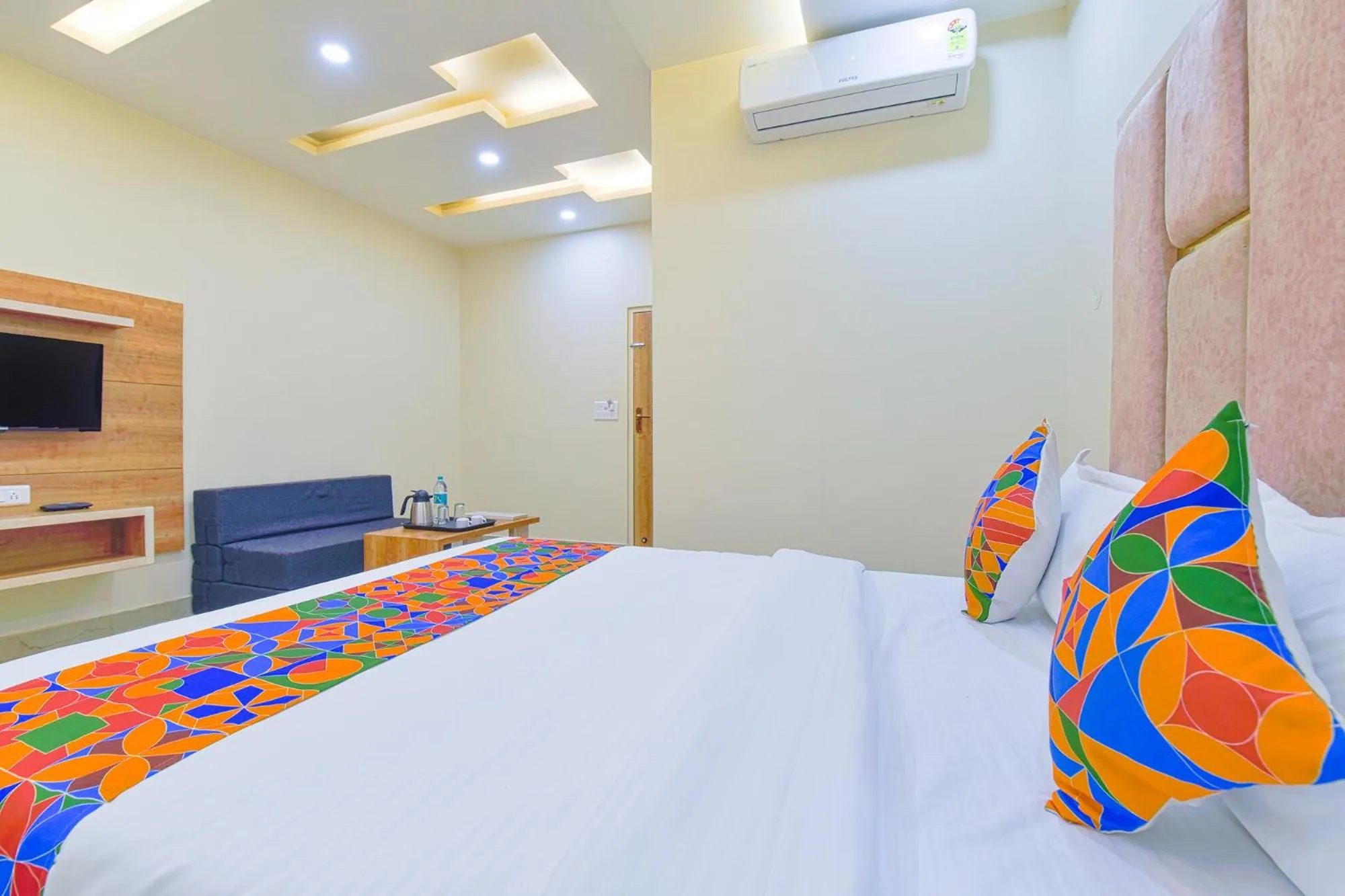 Bed in FabHotel Bohra International