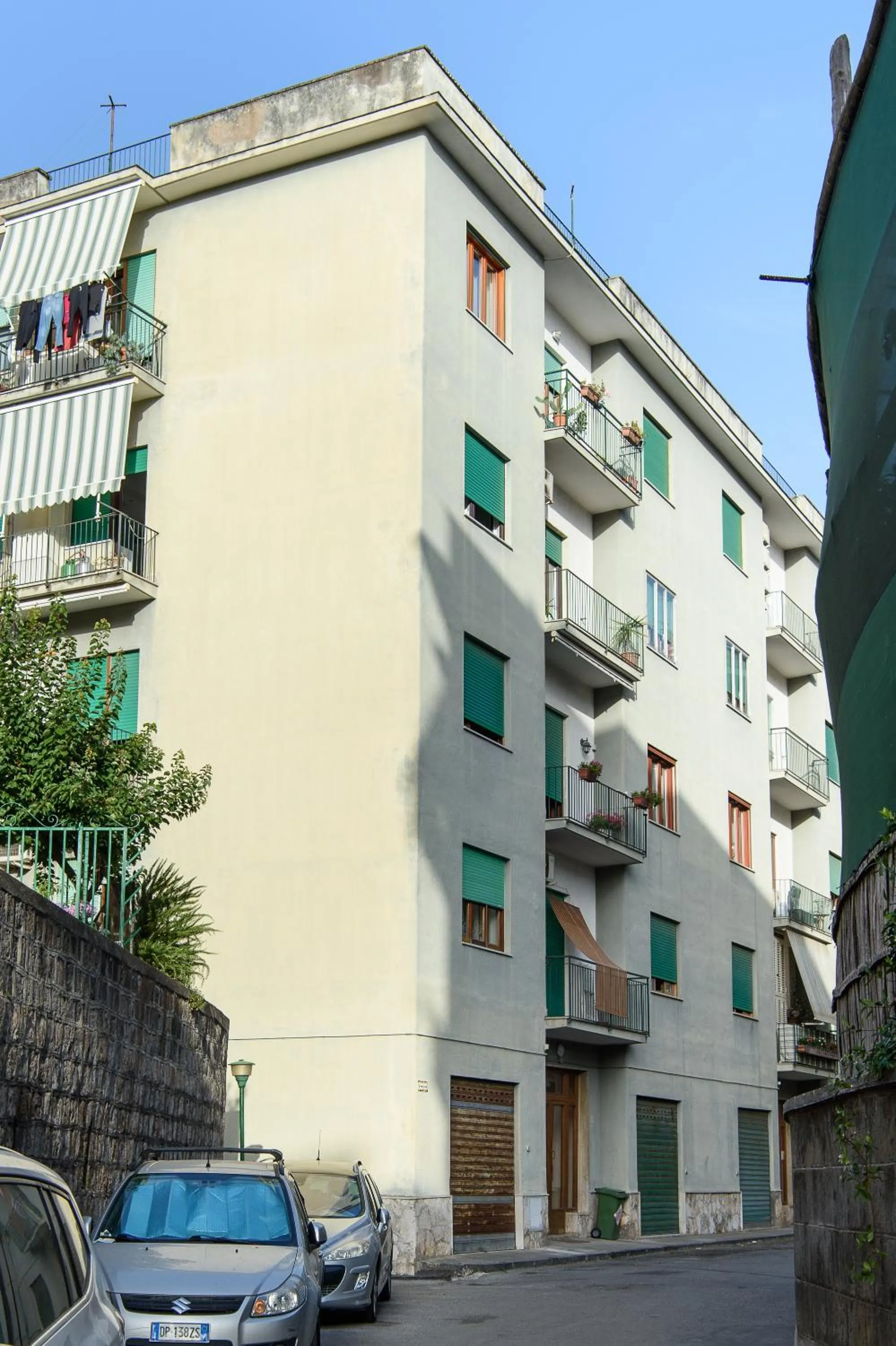Property building in La Maison des Tout le Monde