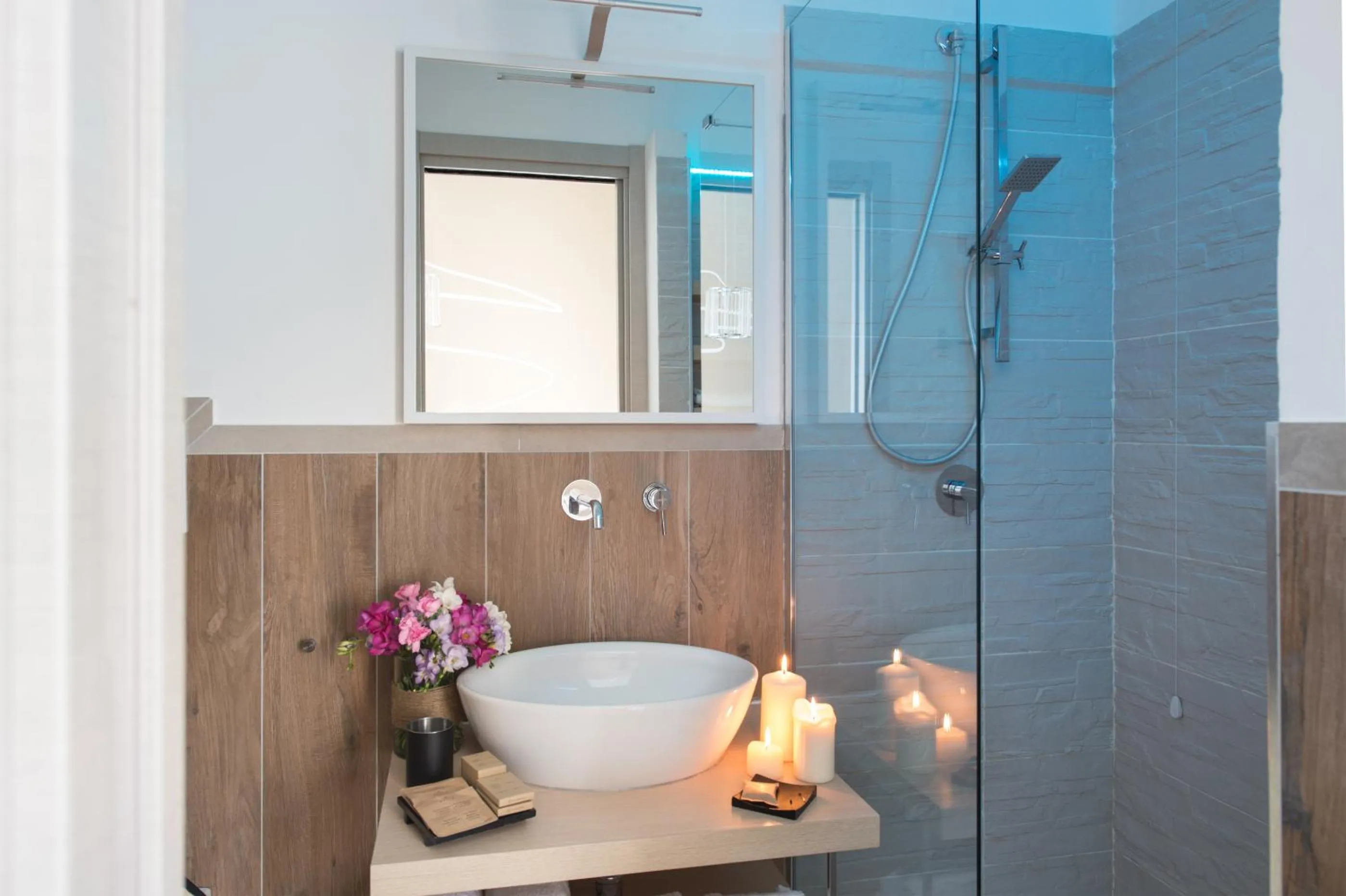 Bathroom in La Maison des Tout le Monde