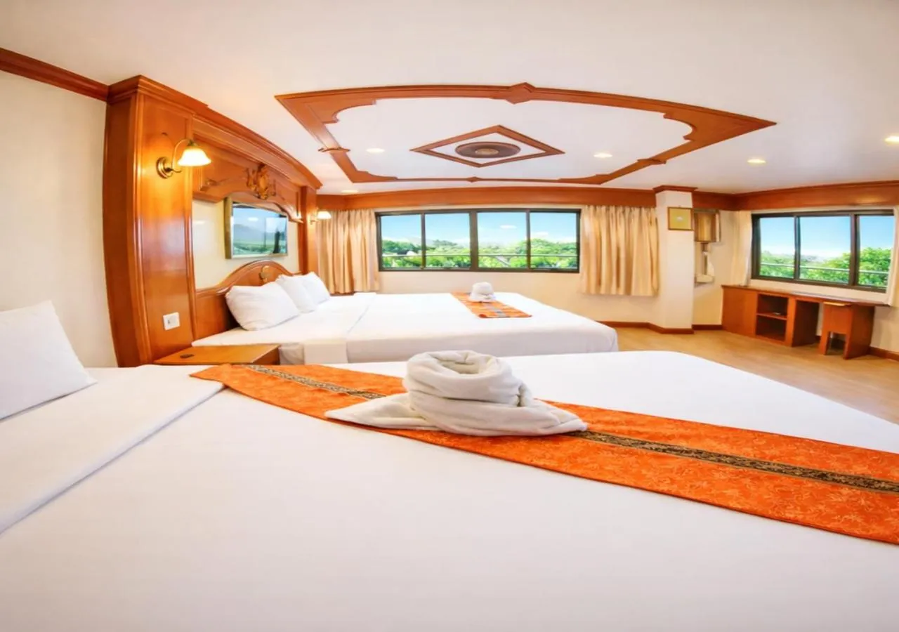 Photo of the whole room, Bed in Tiger Complex Hotel
