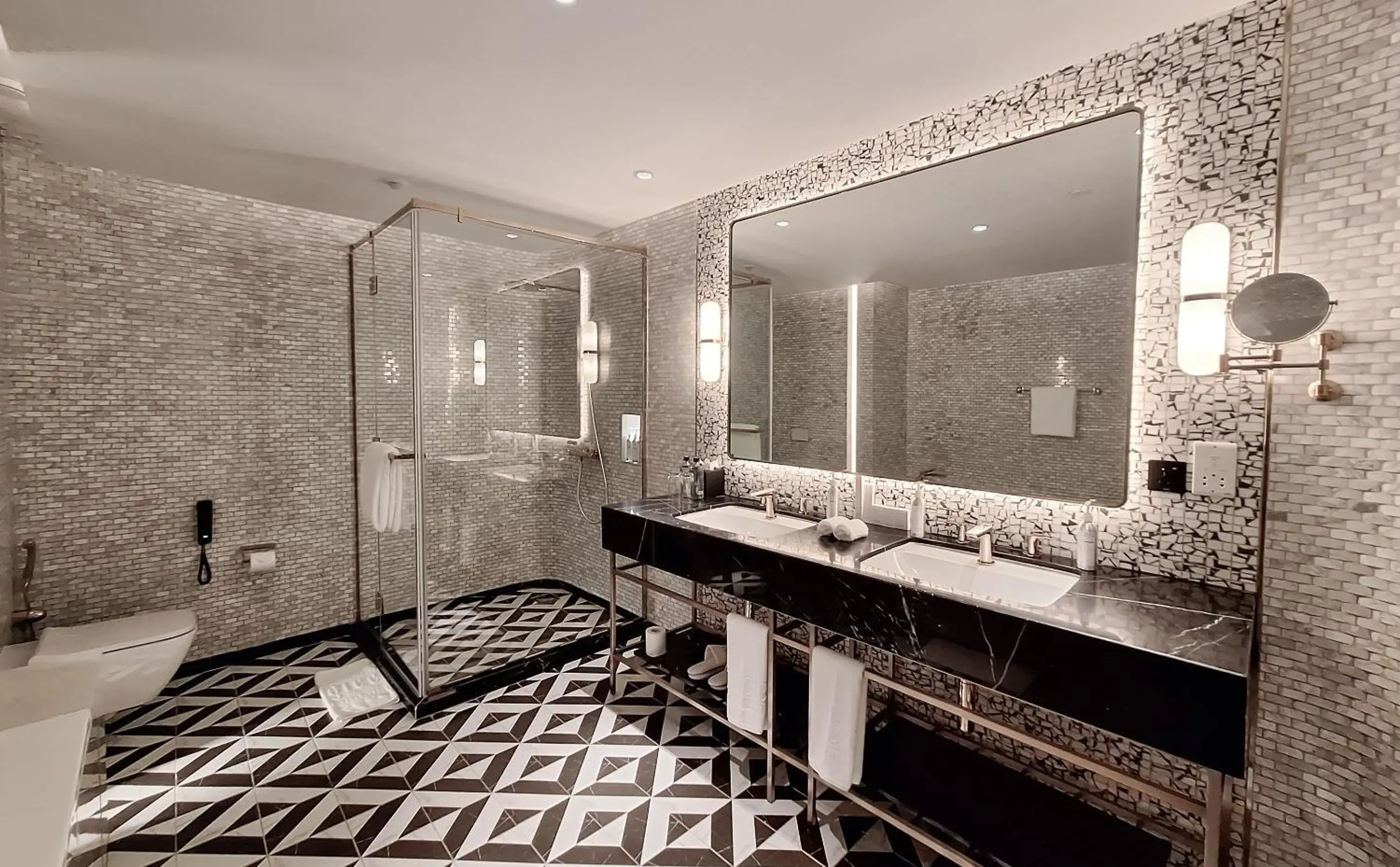 Deluxe Room in Glee Nairobi, a Preferred LVX Hotel Deluxe Room in Glee Nairobi, a Preferred LVX Hotel