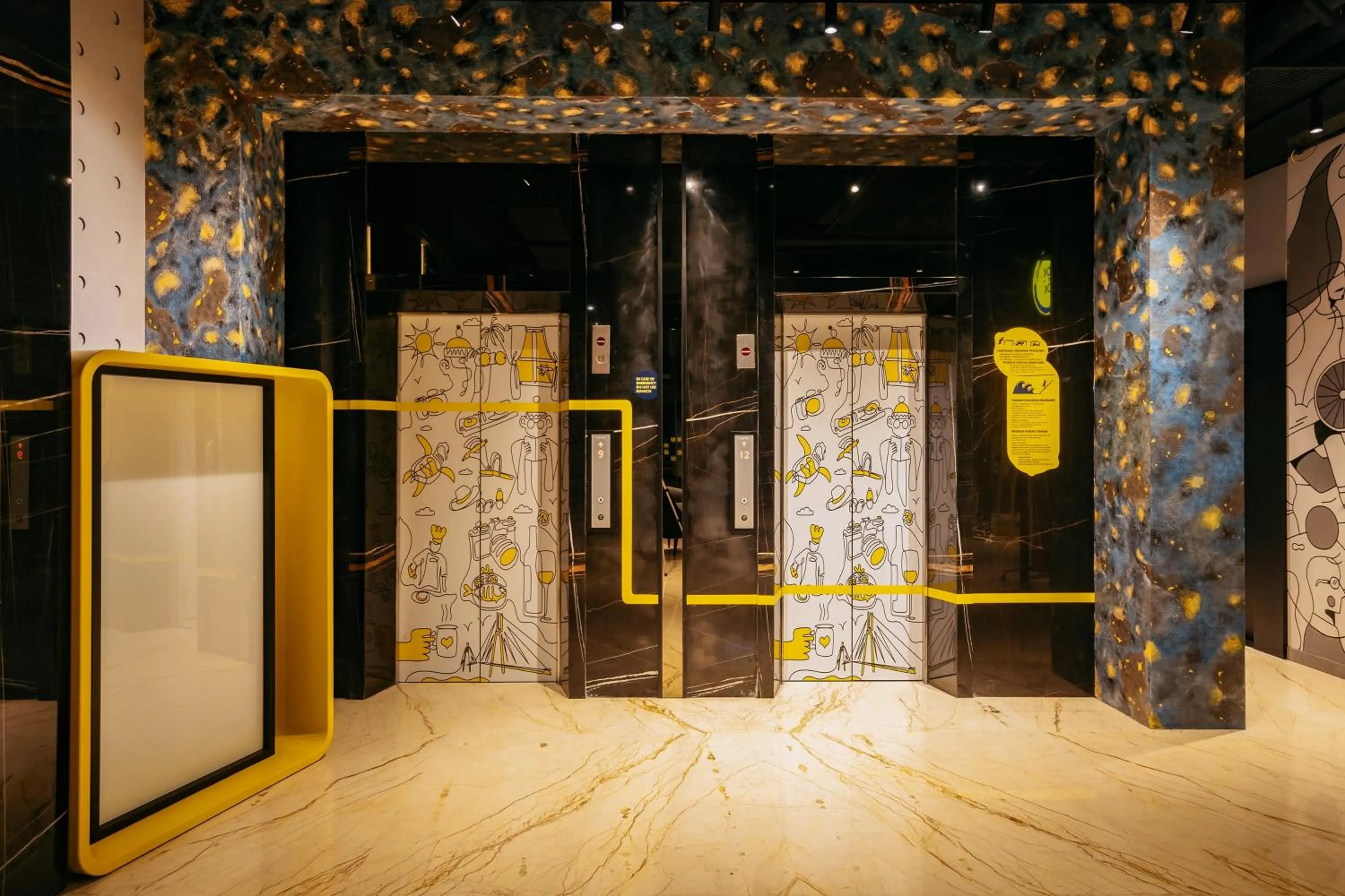 elevator in Yello Hotel Harbour Bay