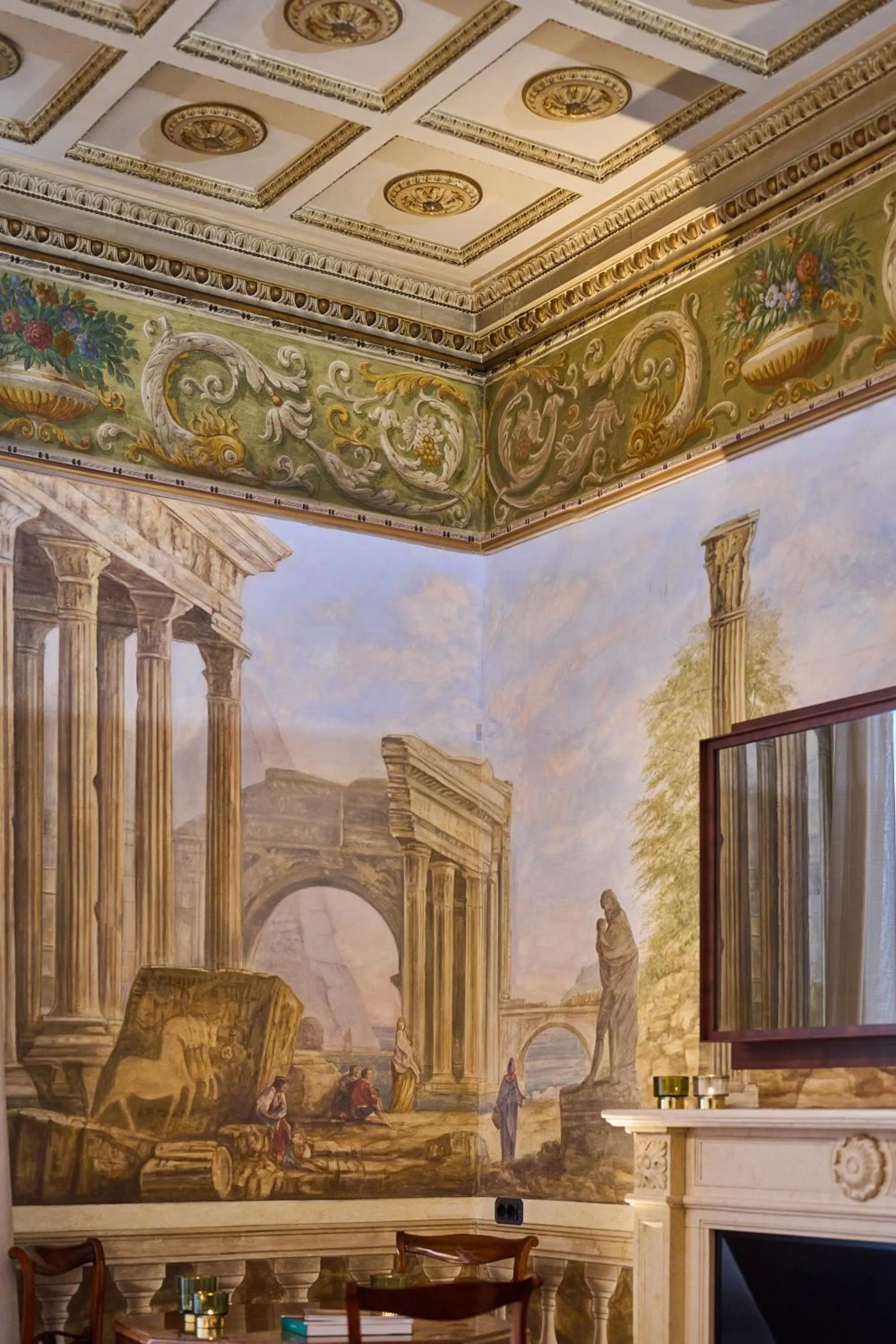 Decorative detail in Duomo Luxury Florence